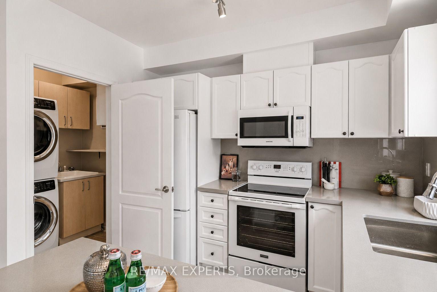Photo 14 of 62 Colonial Crescent, Richmond Hill, Oak Ridges Lake Wilcox — HOMEH