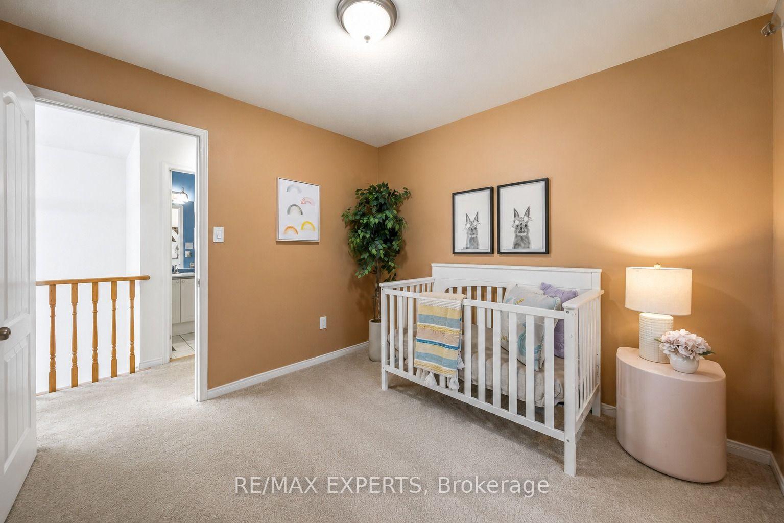 Photo 16 of 62 Colonial Crescent, Richmond Hill, Oak Ridges Lake Wilcox — HOMEH