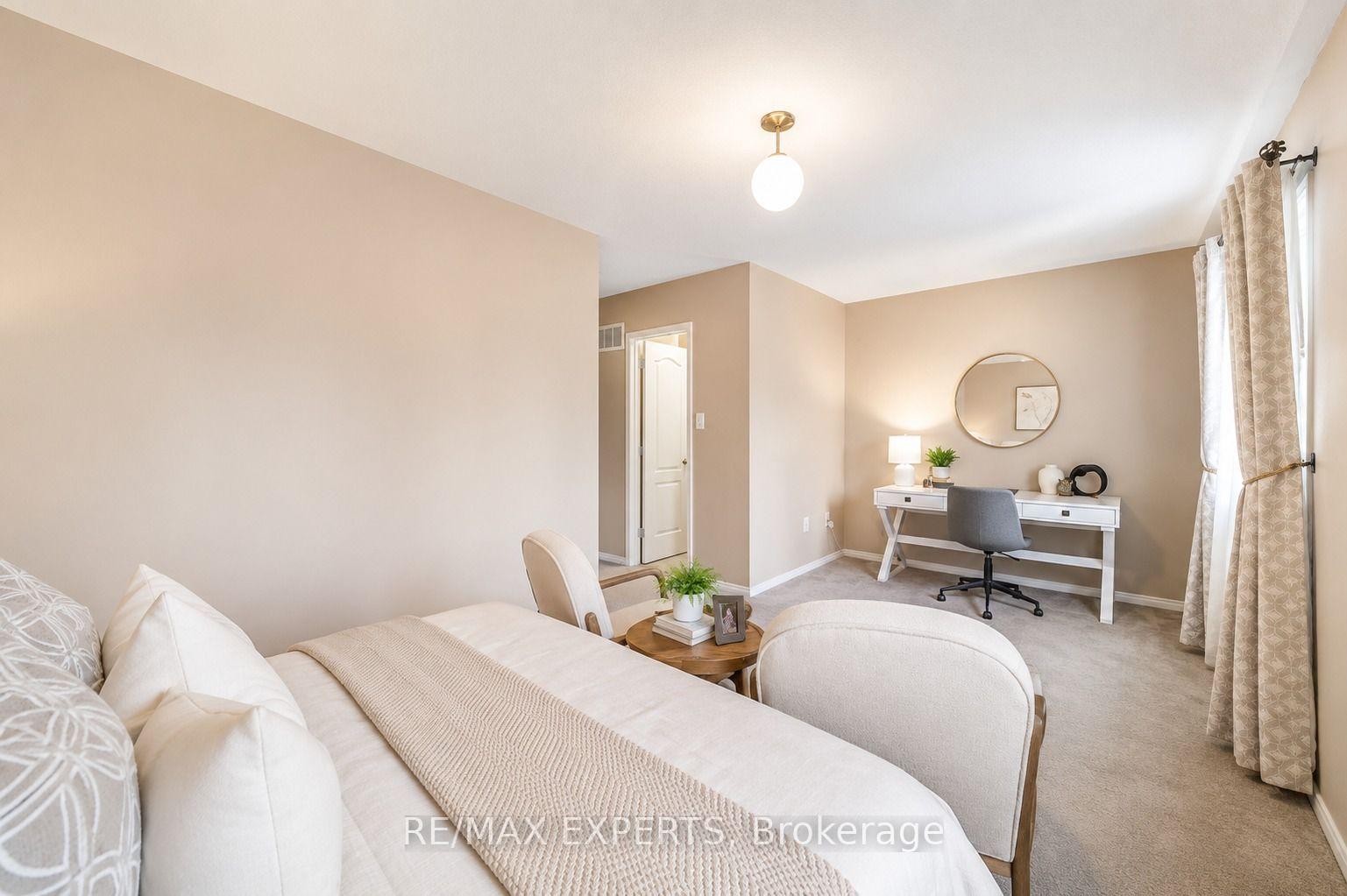 Photo 20 of 62 Colonial Crescent, Richmond Hill, Oak Ridges Lake Wilcox — HOMEH