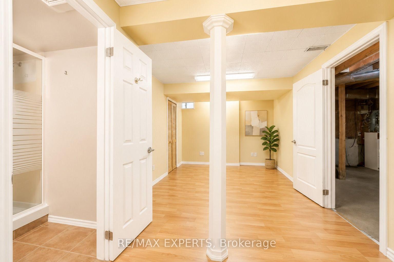 Photo 22 of 62 Colonial Crescent, Richmond Hill, Oak Ridges Lake Wilcox — HOMEH
