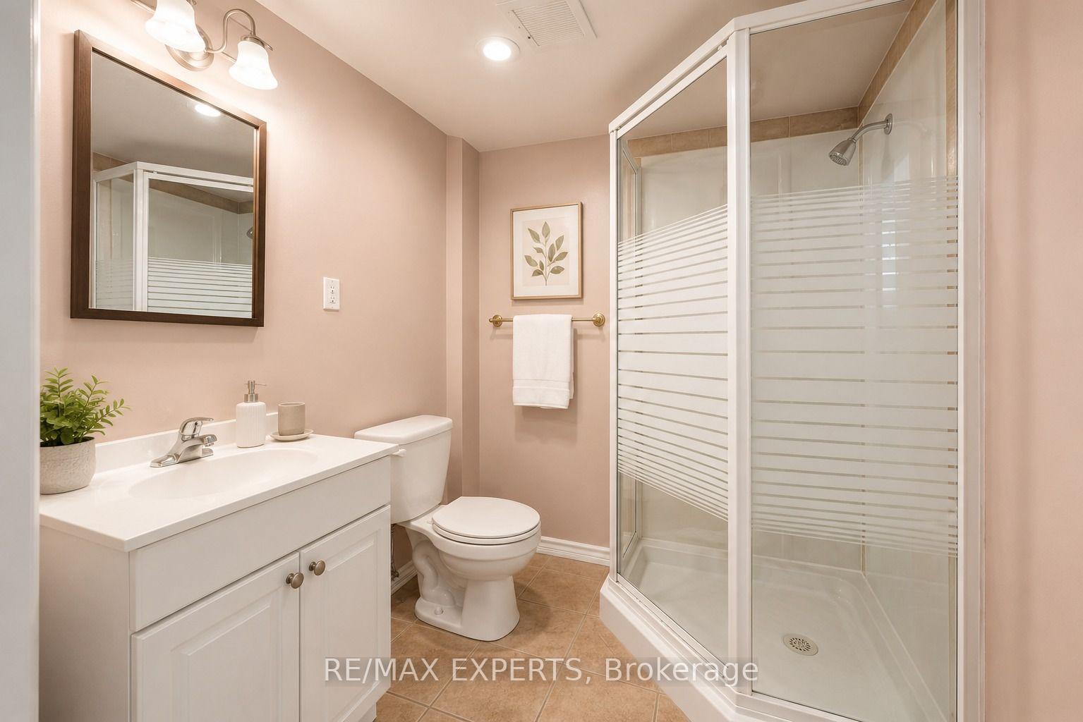 Photo 23 of 62 Colonial Crescent, Richmond Hill, Oak Ridges Lake Wilcox — HOMEH