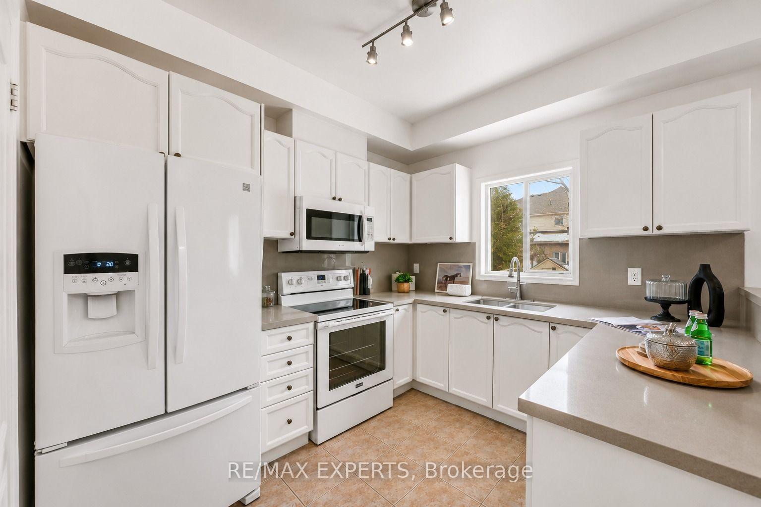 Photo 36 of 62 Colonial Crescent, Richmond Hill, Oak Ridges Lake Wilcox — HOMEH