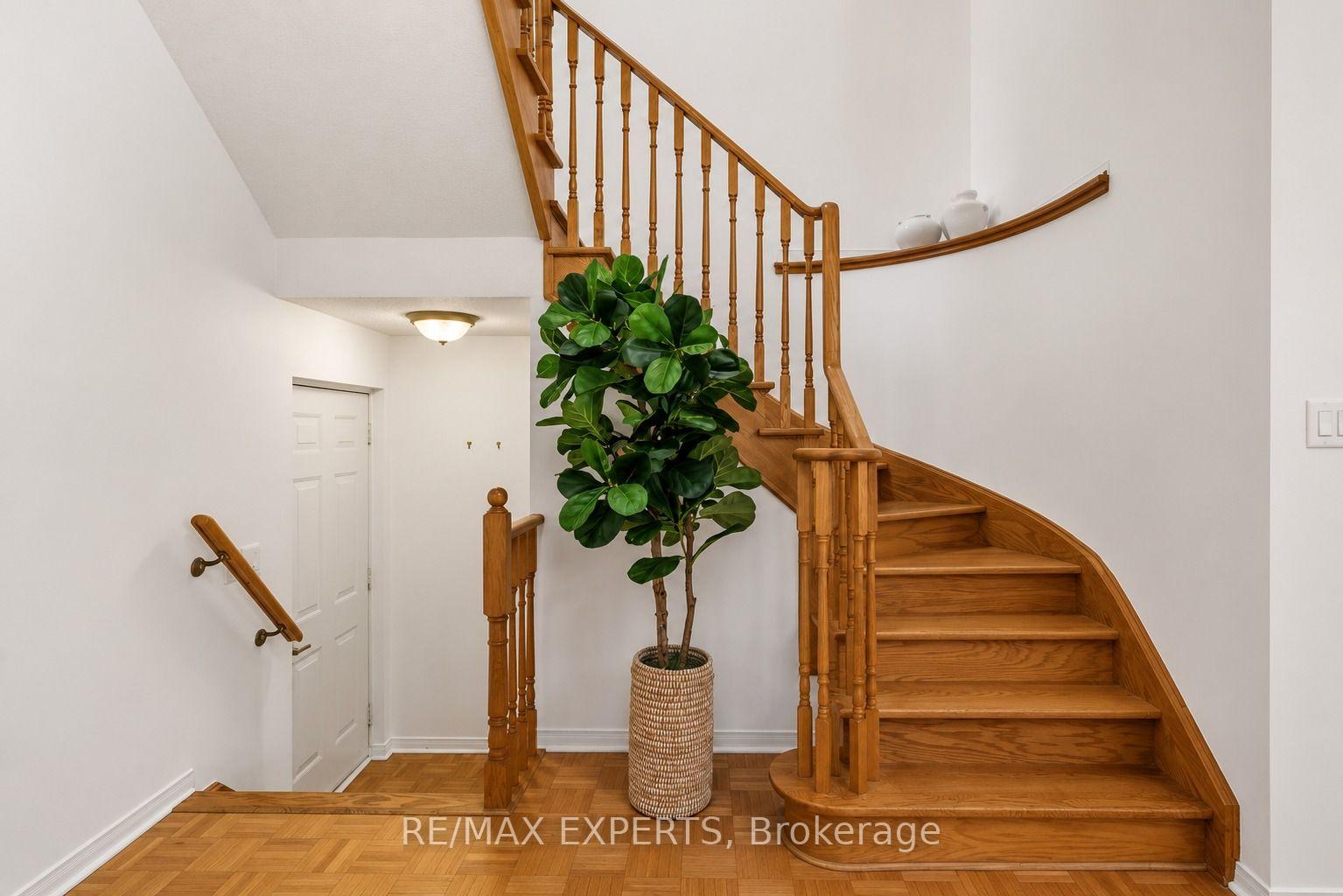 Photo 42 of 62 Colonial Crescent, Richmond Hill, Oak Ridges Lake Wilcox — HOMEH