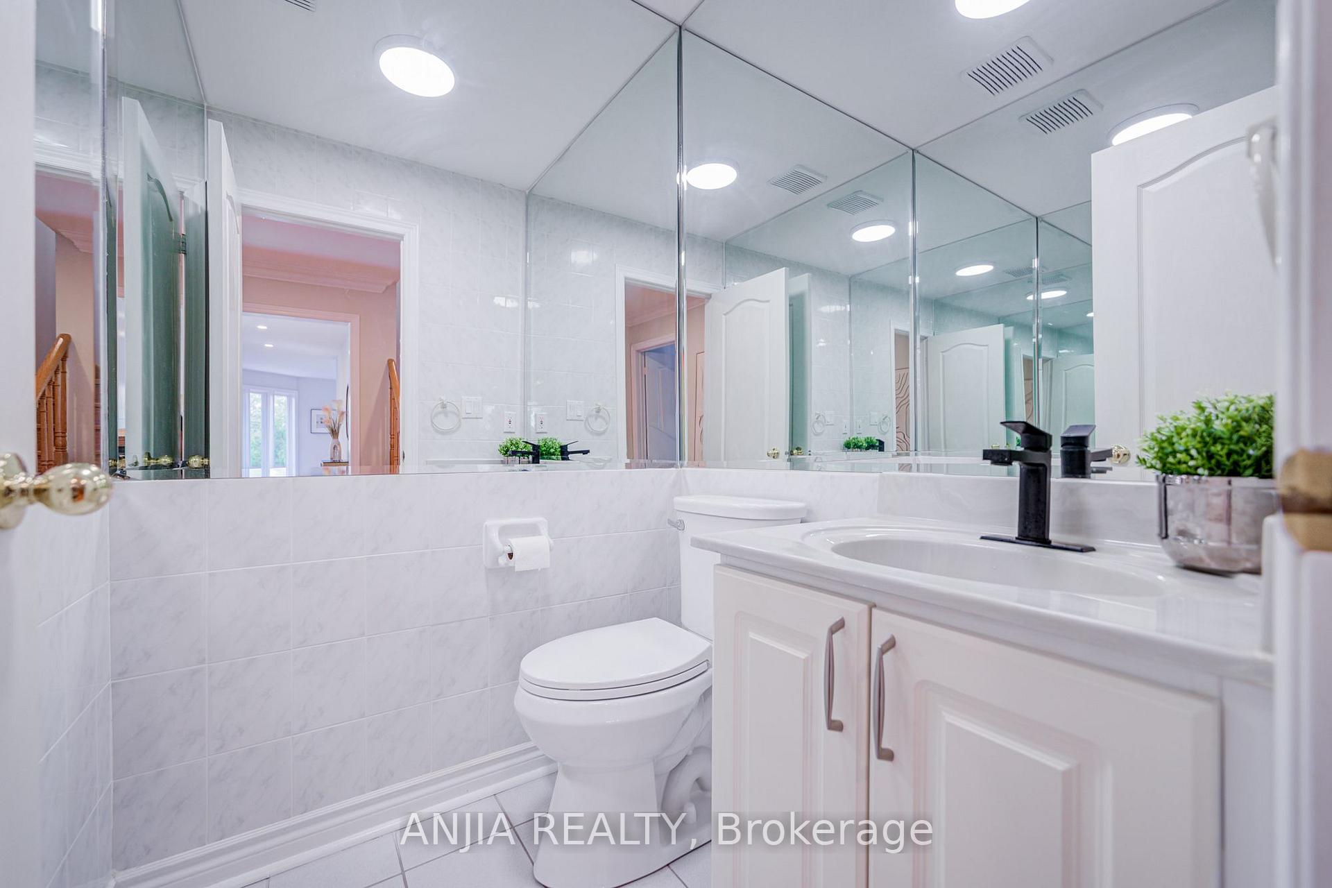 Photo 19 of 32 Turnberry Crescent, Markham, Unionville — HOMEH