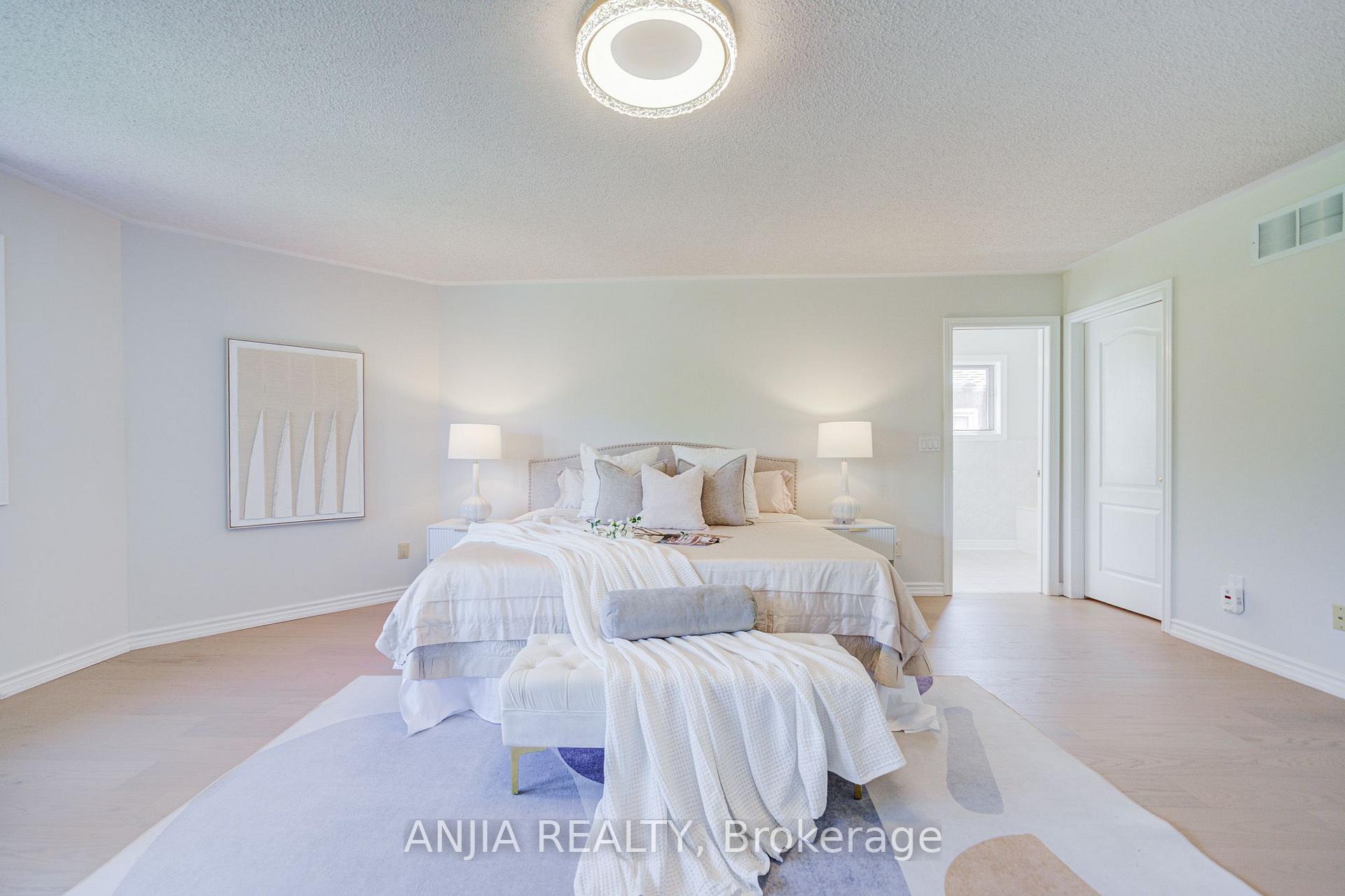 Photo 23 of 32 Turnberry Crescent, Markham, Unionville — HOMEH