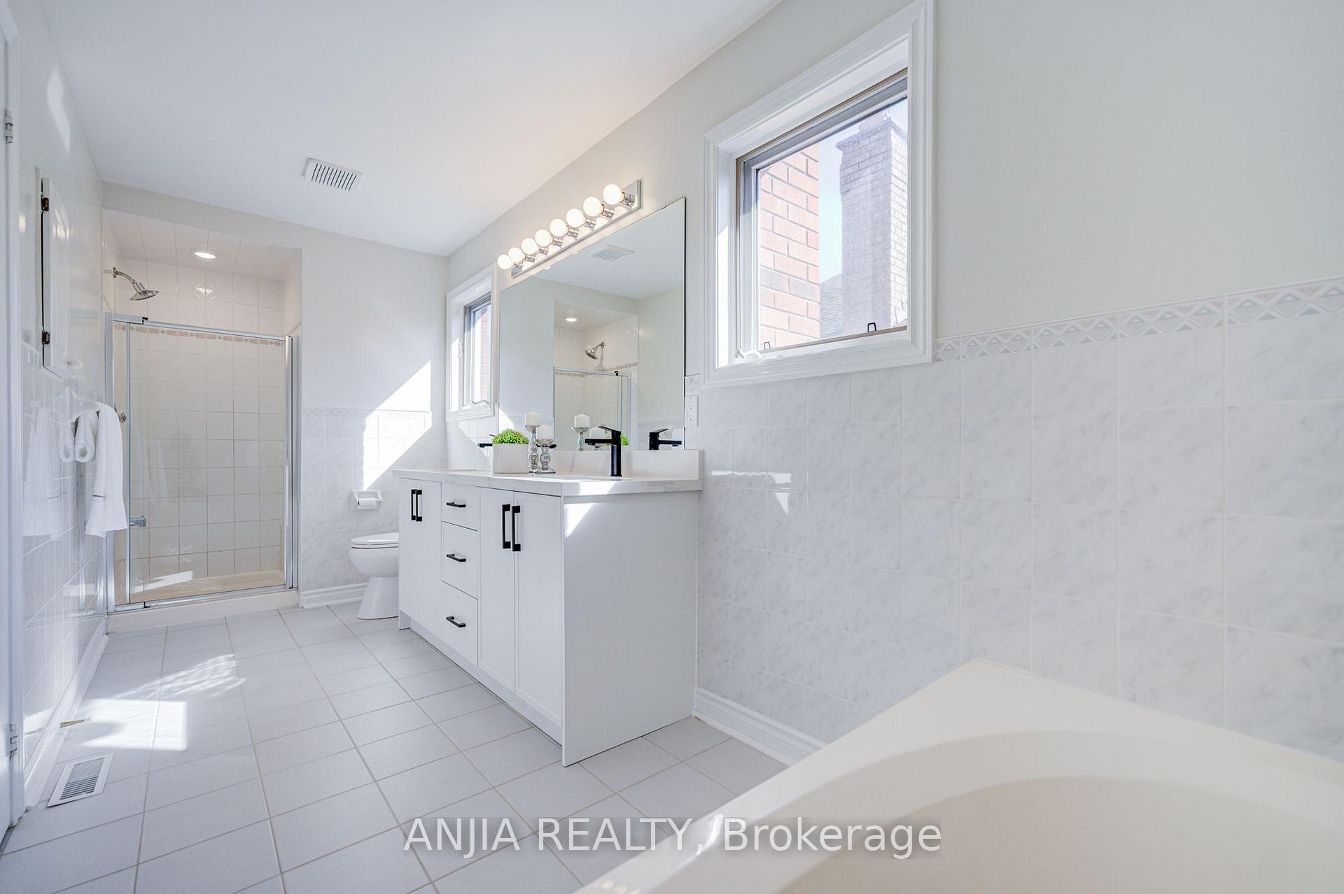 Photo 27 of 32 Turnberry Crescent, Markham, Unionville — HOMEH