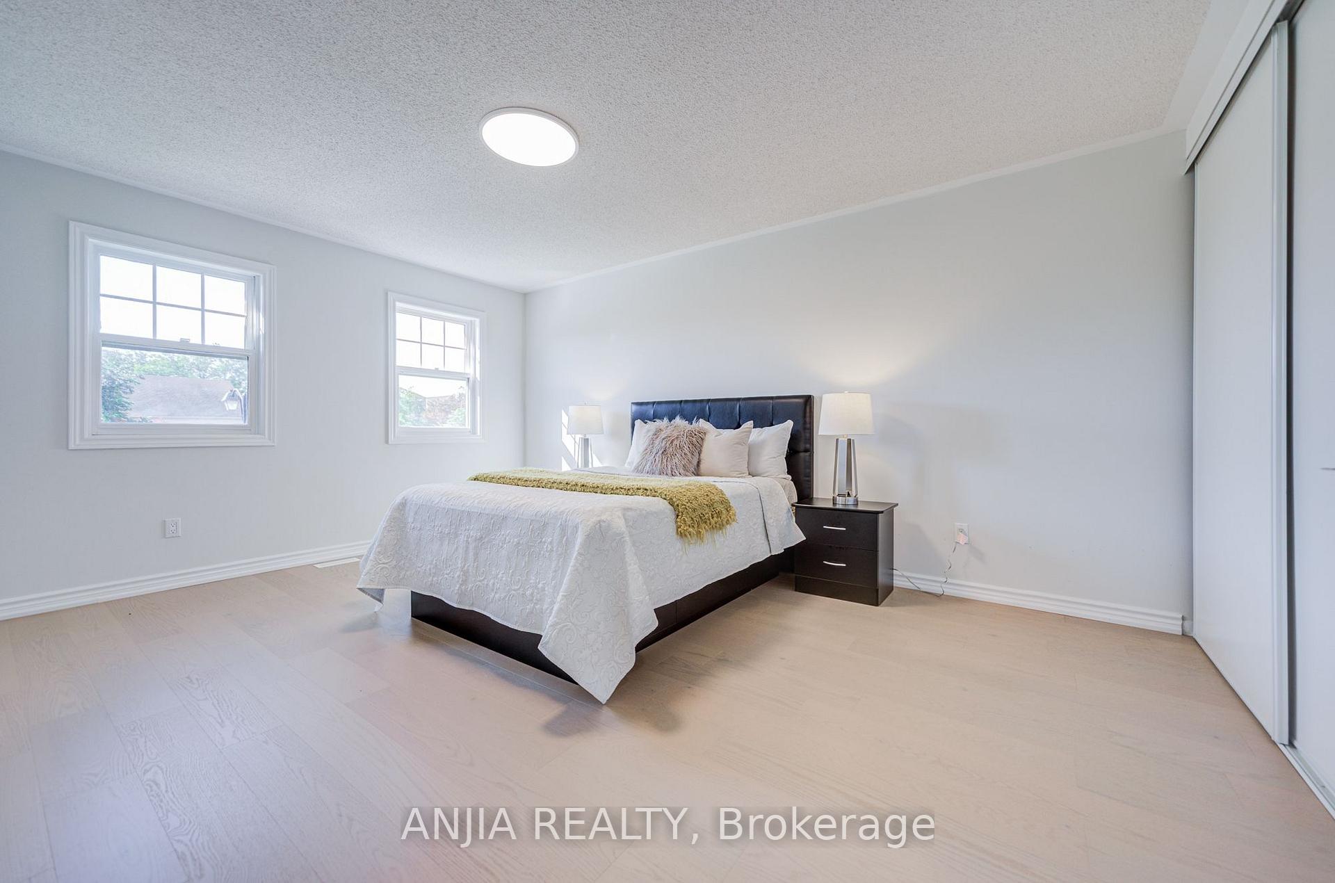 Photo 32 of 32 Turnberry Crescent, Markham, Unionville — HOMEH