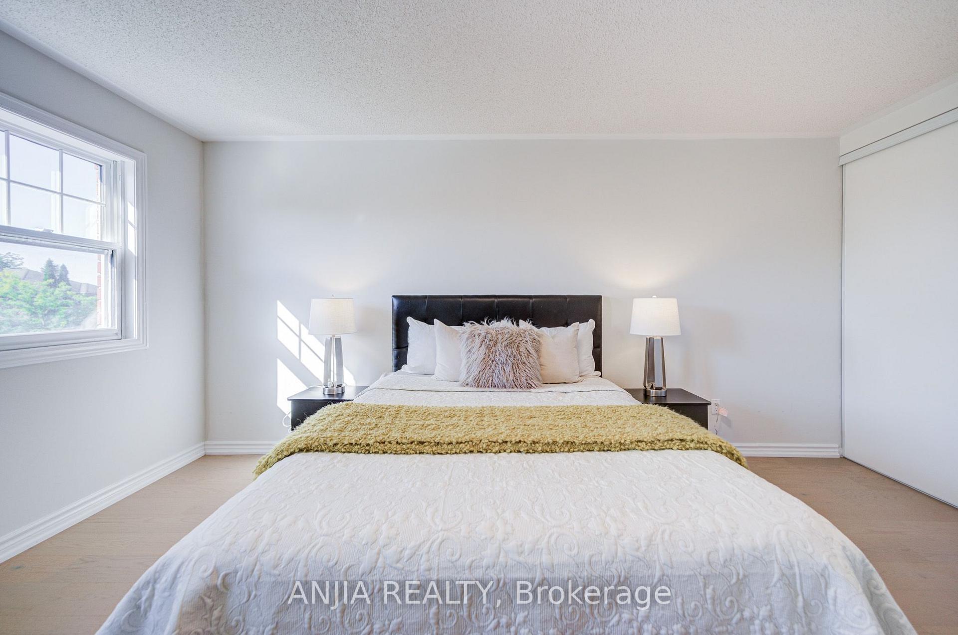 Photo 34 of 32 Turnberry Crescent, Markham, Unionville — HOMEH