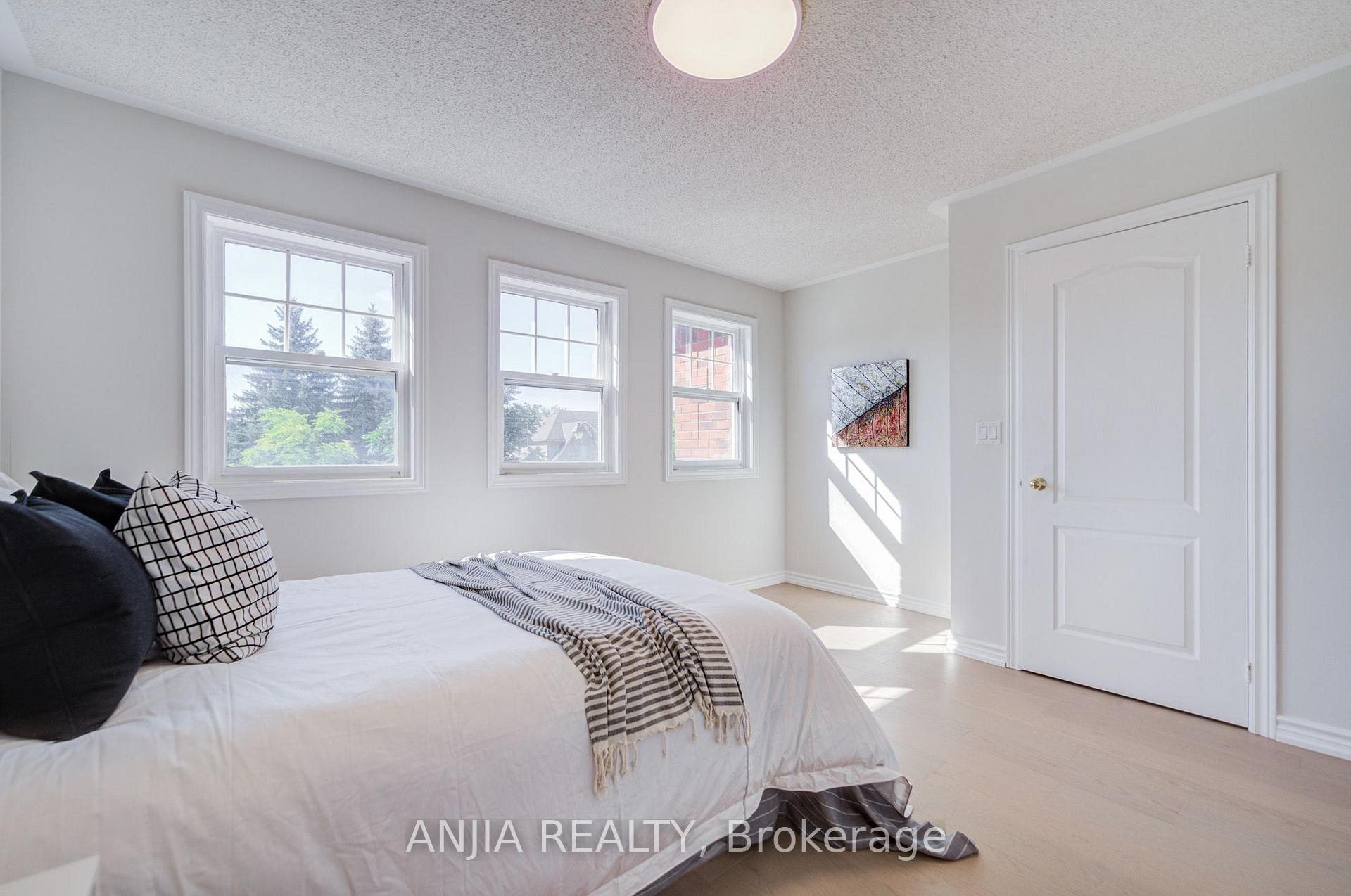 Photo 37 of 32 Turnberry Crescent, Markham, Unionville — HOMEH