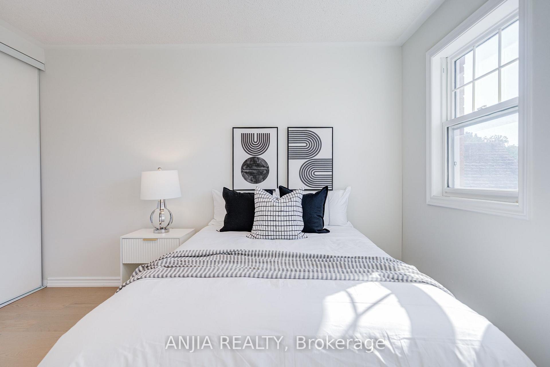 Photo 39 of 32 Turnberry Crescent, Markham, Unionville — HOMEH