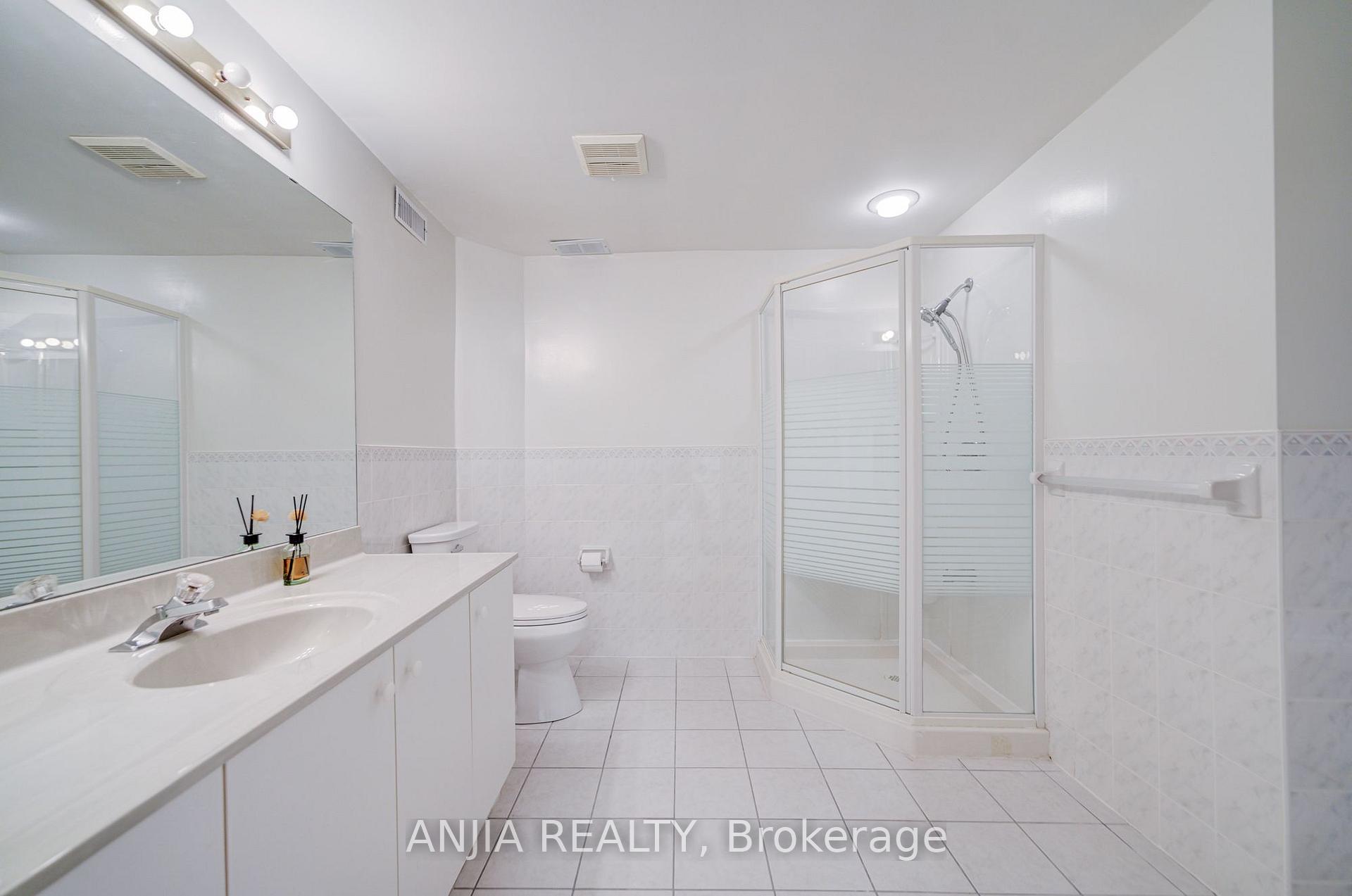 Photo 44 of 32 Turnberry Crescent, Markham, Unionville — HOMEH