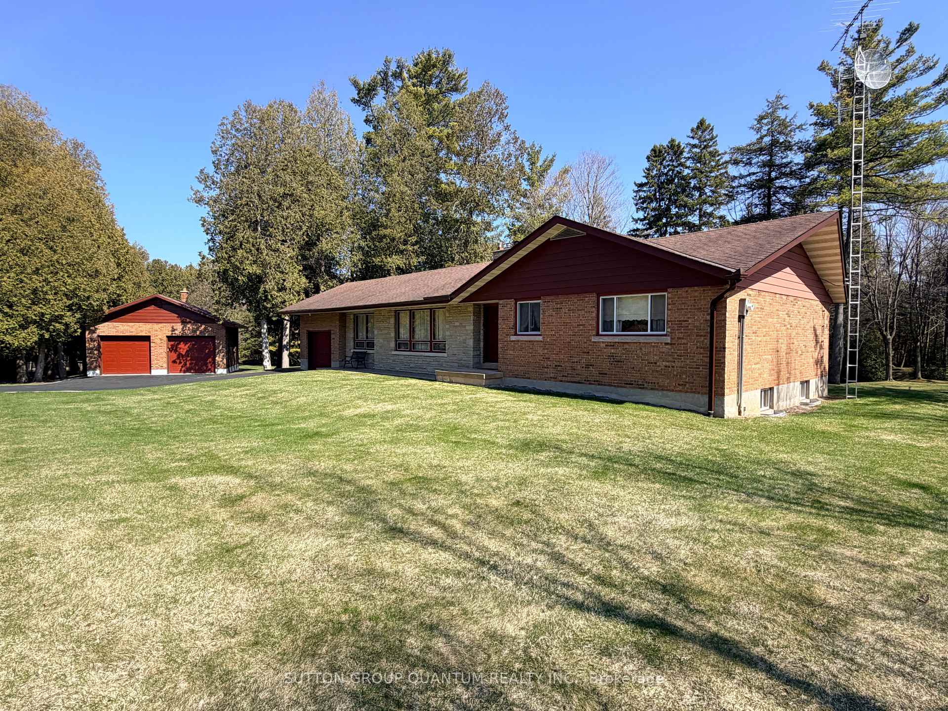 Photo 3 of 506 11th Concession Road E, Hamilton, Rural Flamborough — HOMEH