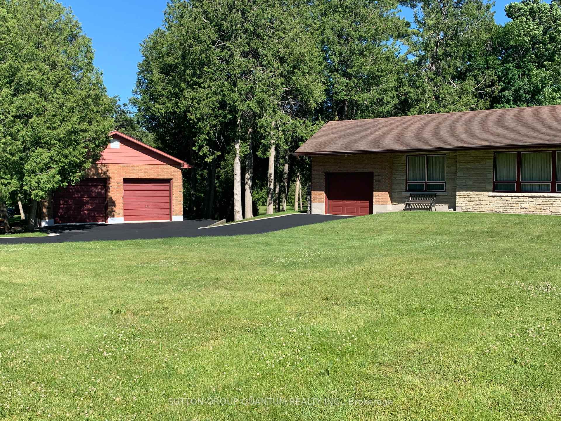 Photo 4 of 506 11th Concession Road E, Hamilton, Rural Flamborough — HOMEH