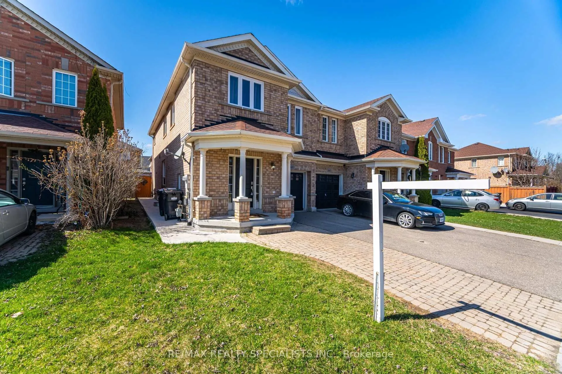 Photo 4 of 168 Sugarhill Drive, Brampton, Fletcher's Meadow — HOMEH
