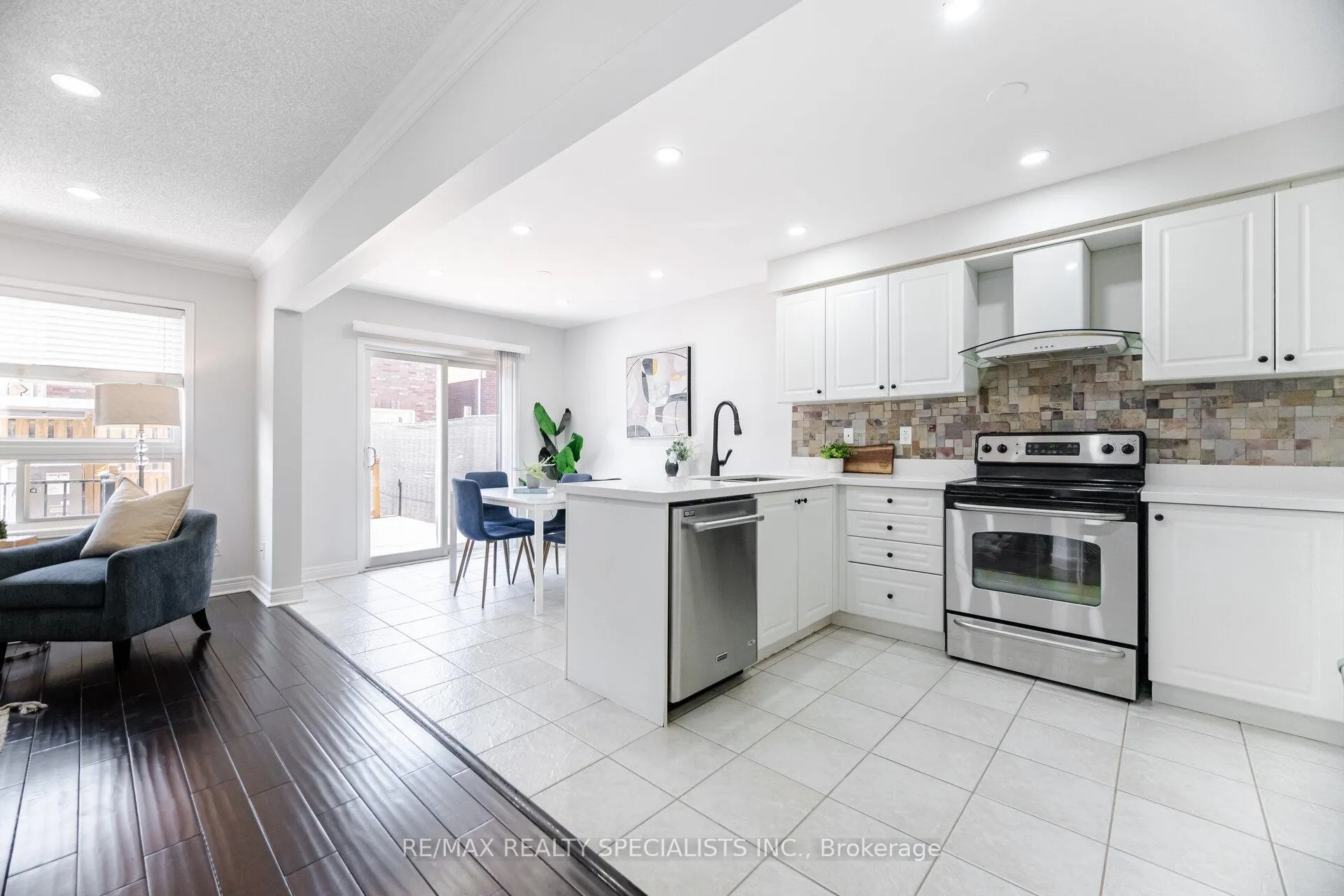 Photo 11 of 168 Sugarhill Drive, Brampton, Fletcher's Meadow — HOMEH