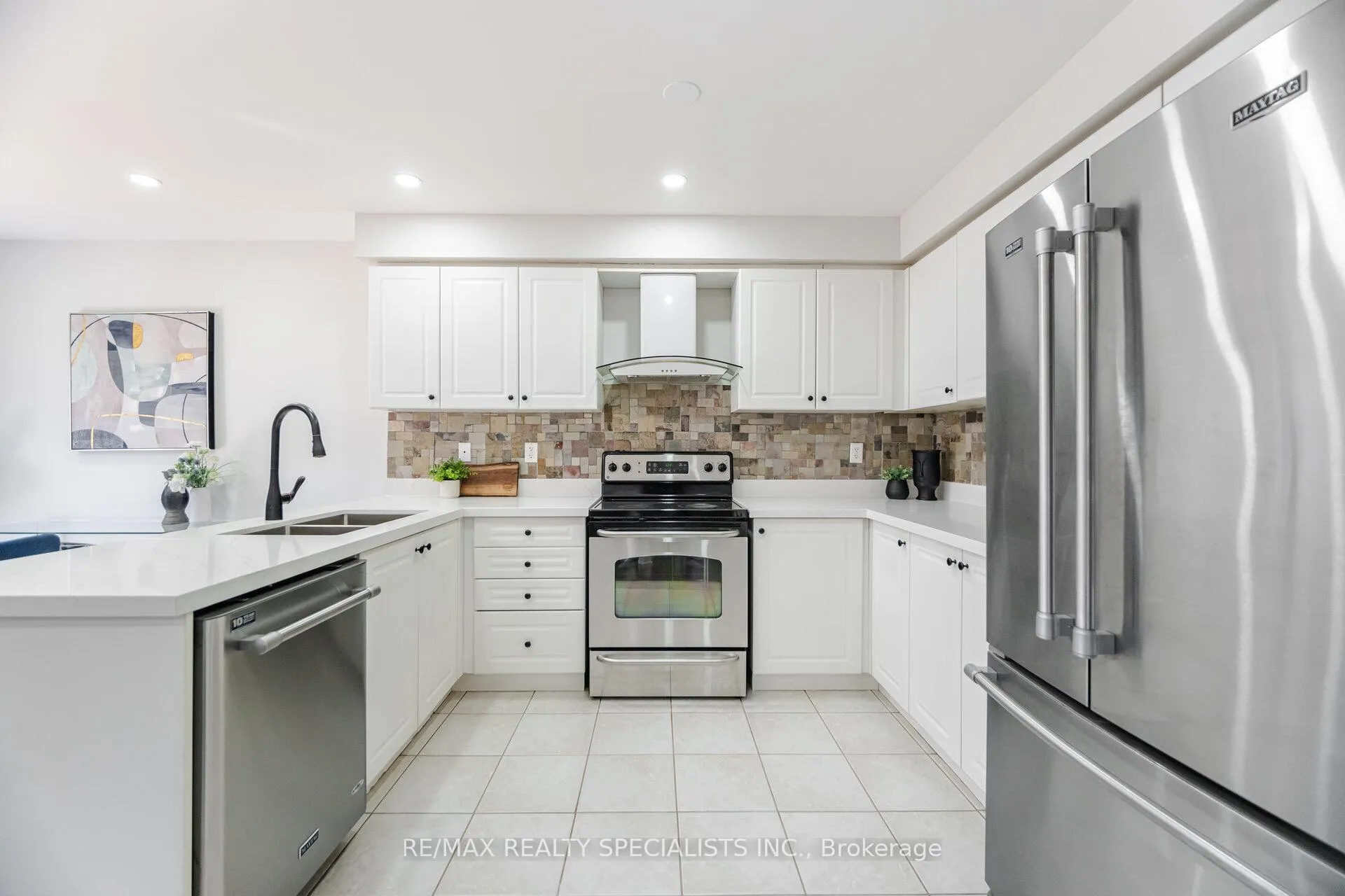 Photo 12 of 168 Sugarhill Drive, Brampton, Fletcher's Meadow — HOMEH