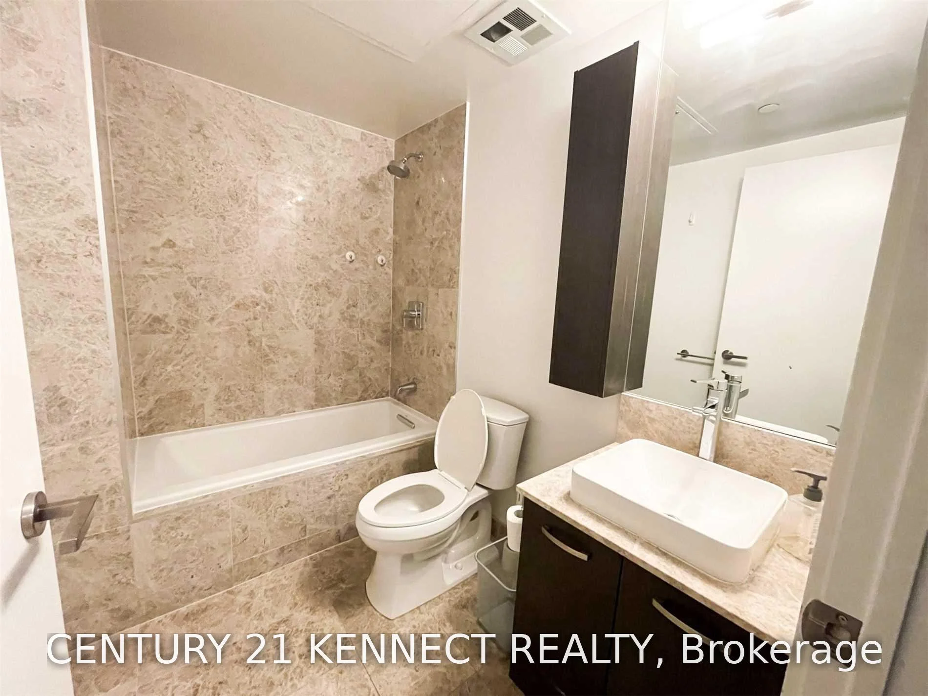 Photo 32 of Unit 711, 3018 Yonge Street, Toronto, Lawrence Park South — HOMEH