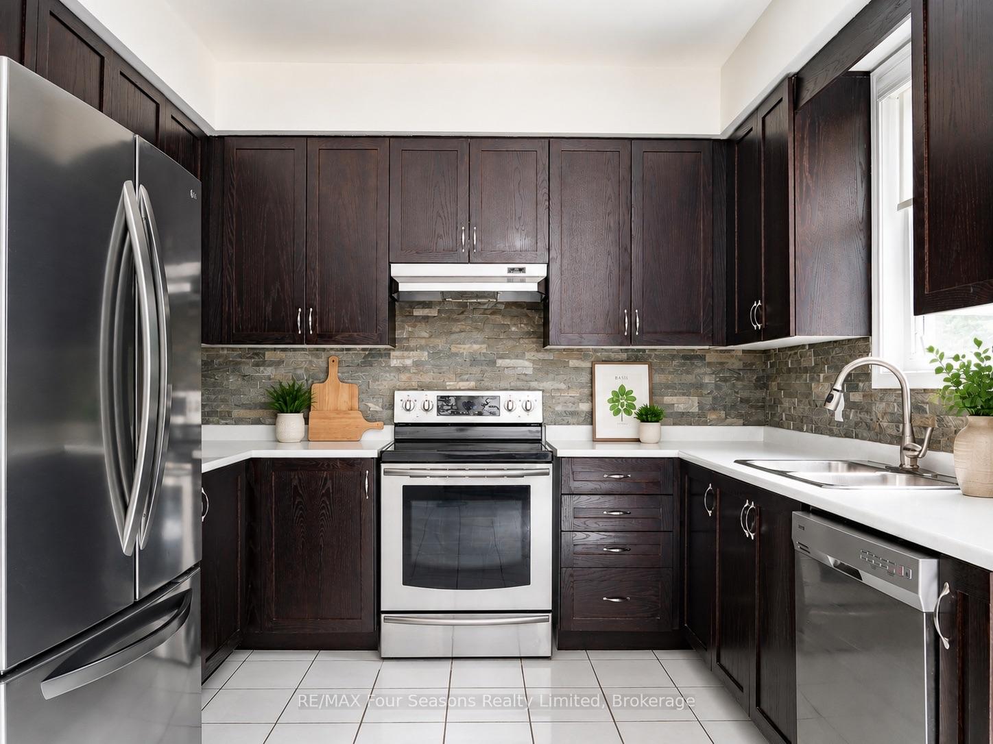 Photo 10 of 66 Christy Drive, Wasaga Beach — HOMEH