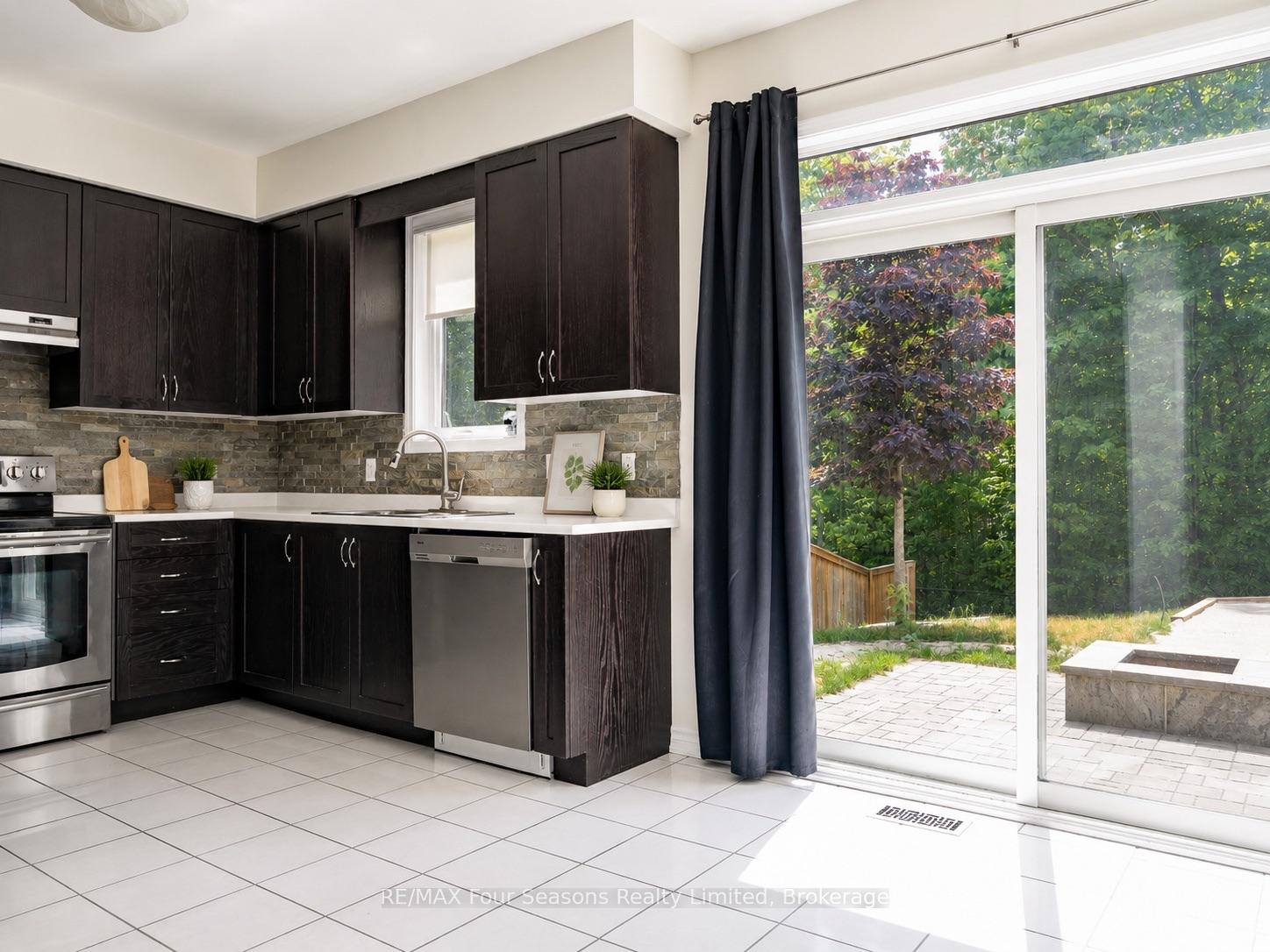 Photo 11 of 66 Christy Drive, Wasaga Beach — HOMEH