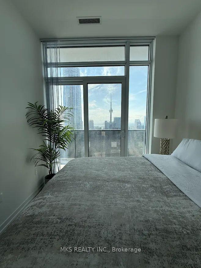 Photo 8 of Unit PH112, 55 Cooper Street, Toronto, Waterfront Communities — HOMEH
