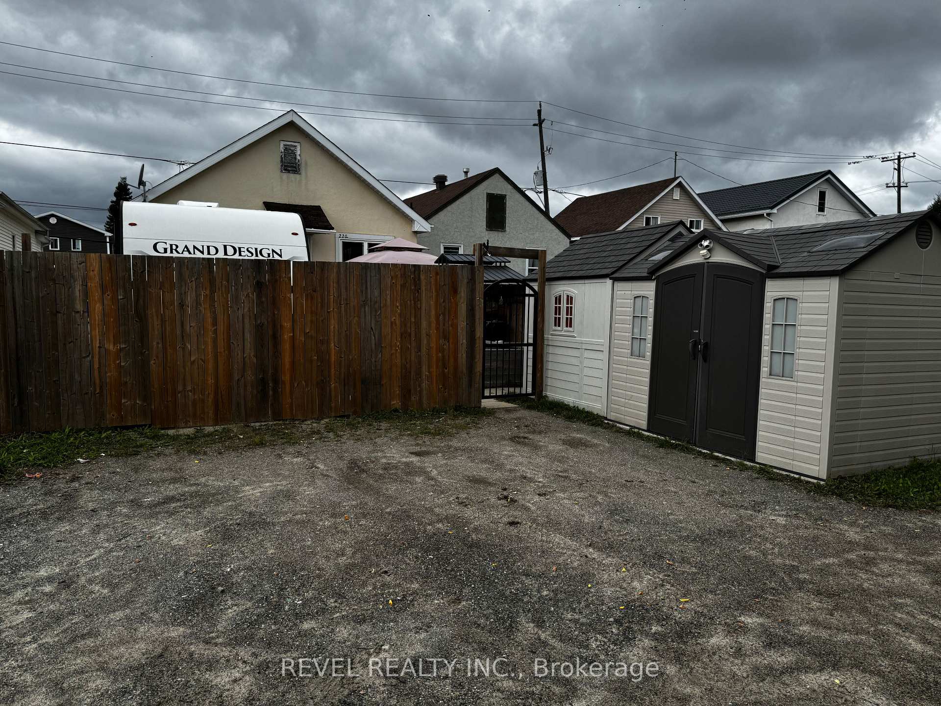 Photo 2 of 220 Maple Street N, Timmins, TNE - Central — HOMEH