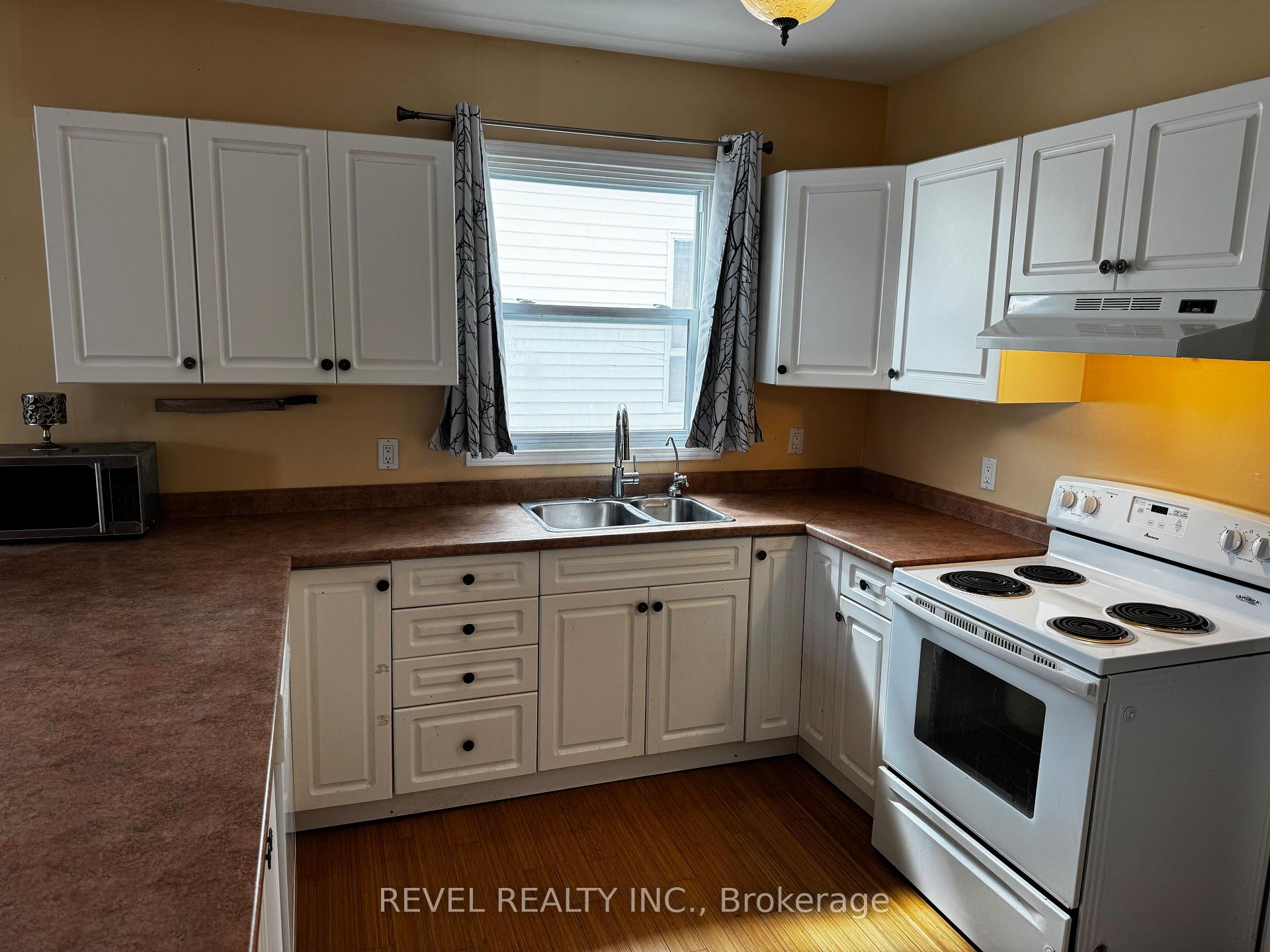 Photo 6 of 220 Maple Street N, Timmins, TNE - Central — HOMEH