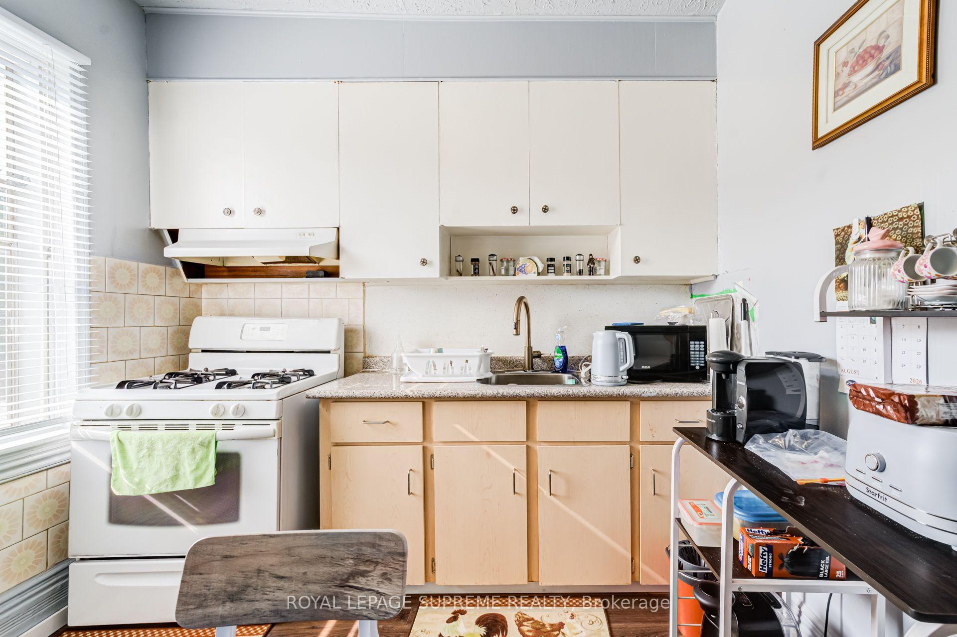 Photo 32 of 238 Brock Avenue, Toronto, Little Portugal — HOMEH