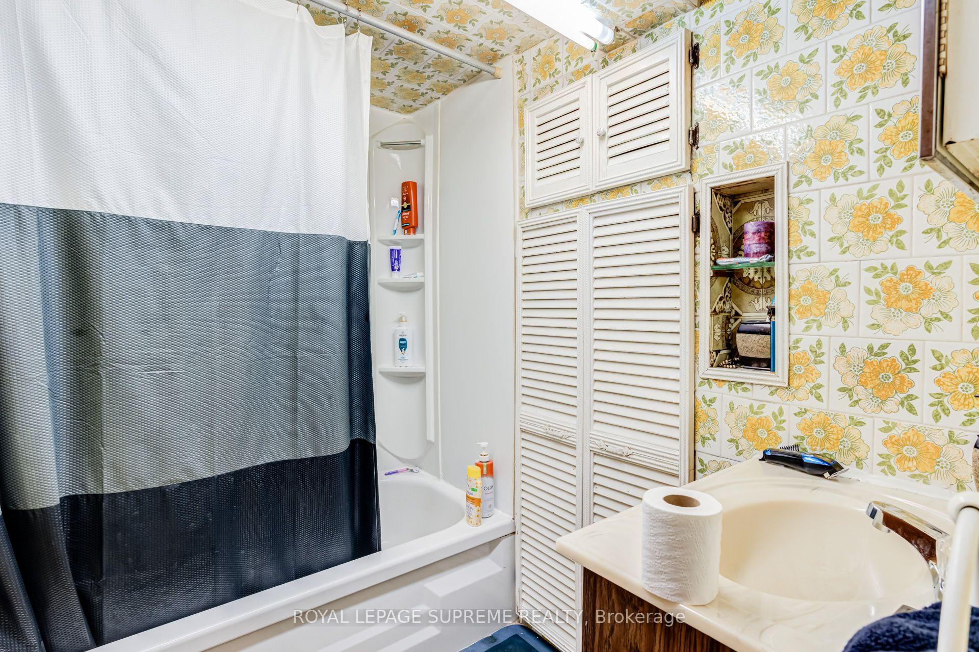 Photo 39 of 238 Brock Avenue, Toronto, Little Portugal — HOMEH