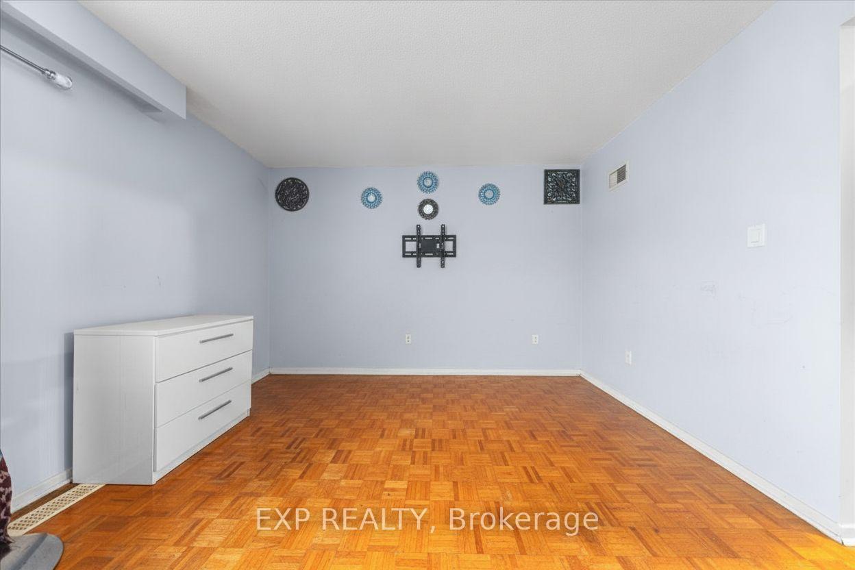 Photo 4 of Unit 9, 2960 Penny Drive, Ottawa, Britannia Heights — HOMEH