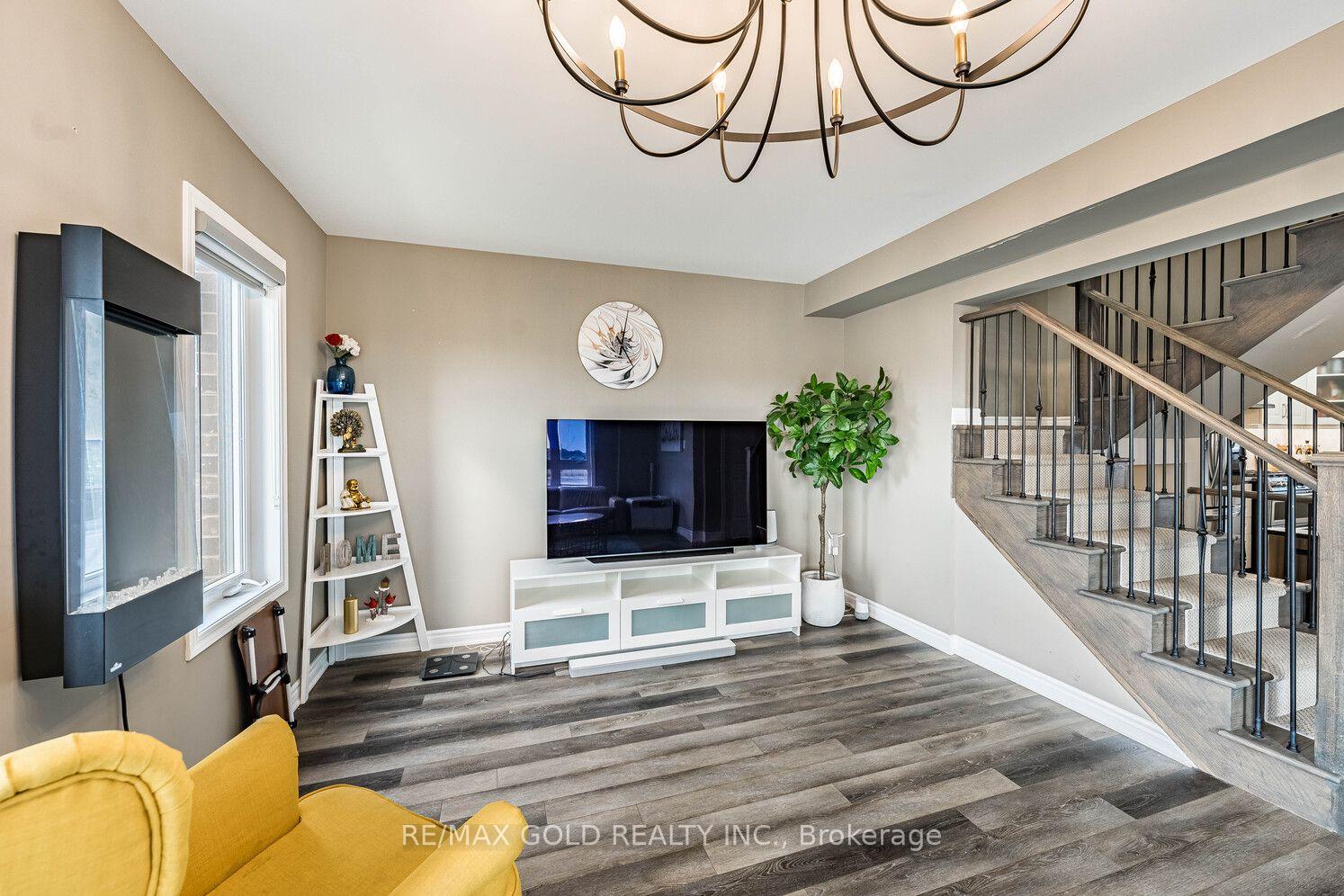 Photo 11 of 507 Remembrance Road, Brampton, Northwest Brampton — HOMEH
