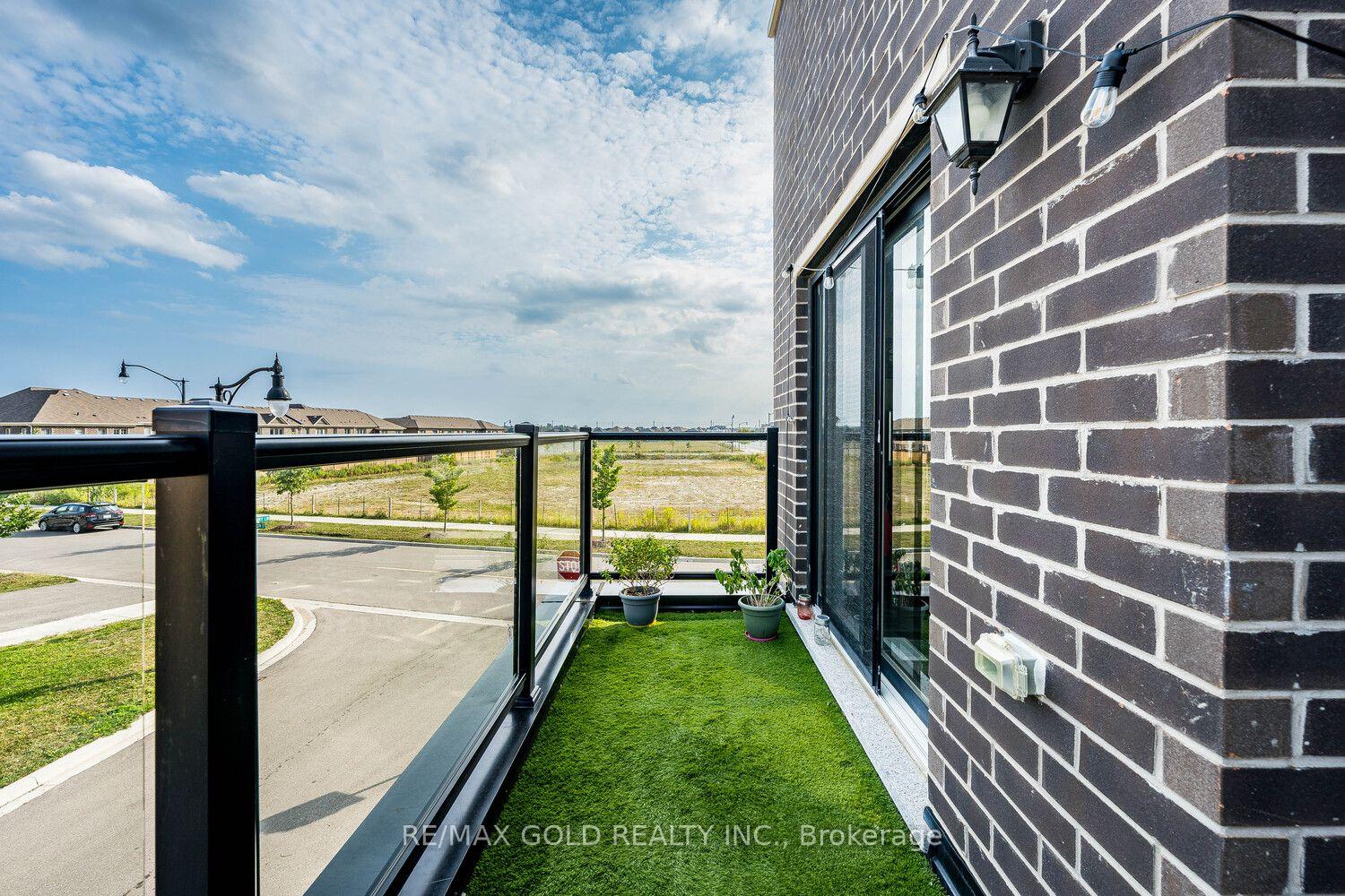 Photo 21 of 507 Remembrance Road, Brampton, Northwest Brampton — HOMEH