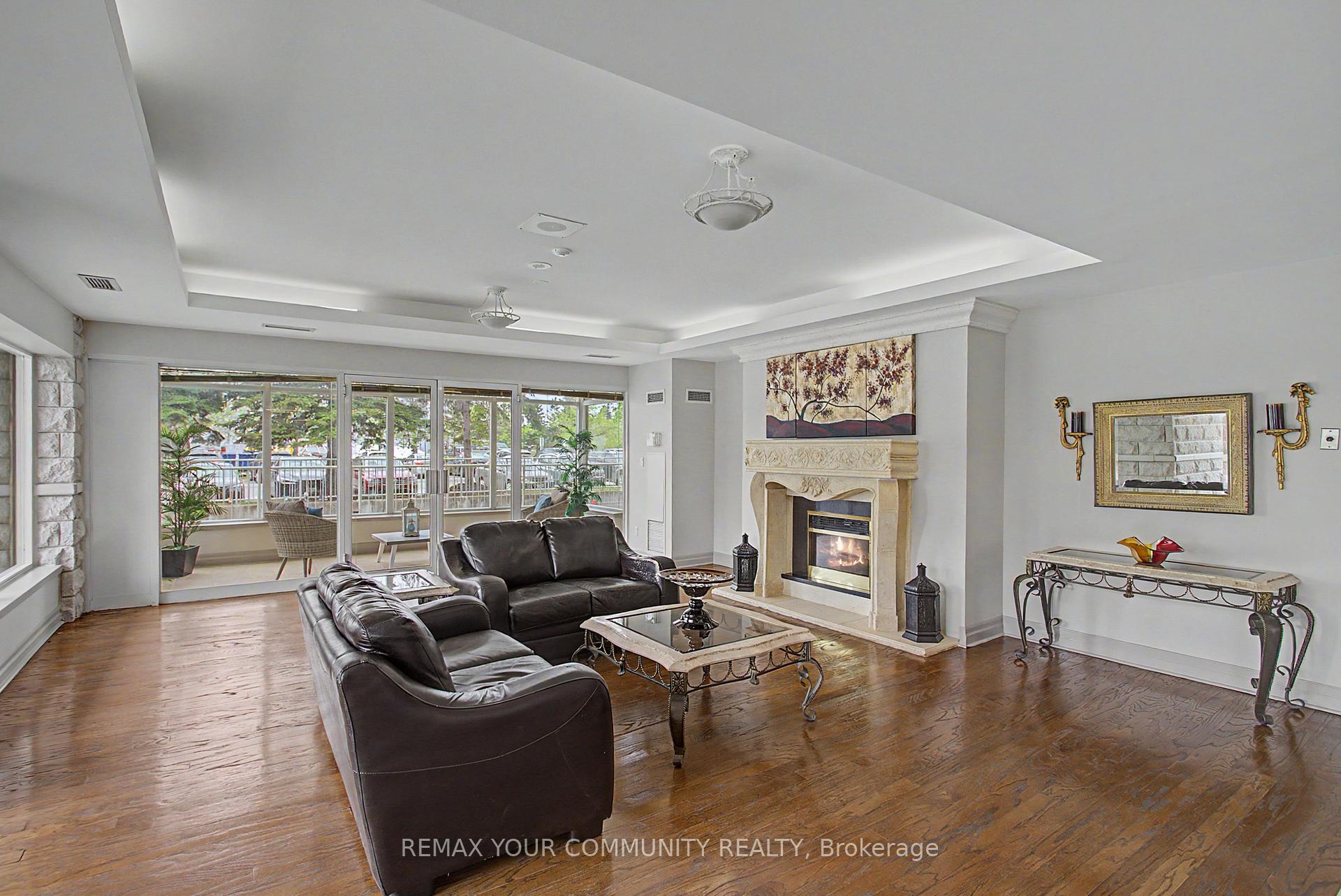 Photo 4 of Unit 312, 2506 Rutherford Road, Vaughan, Maple — HOMEH