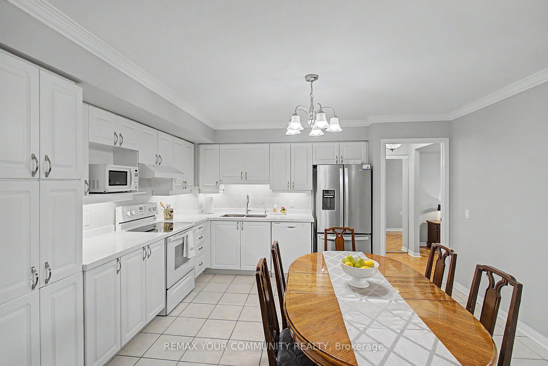 Photo 12 of Unit 312, 2506 Rutherford Road, Vaughan, Maple — HOMEH