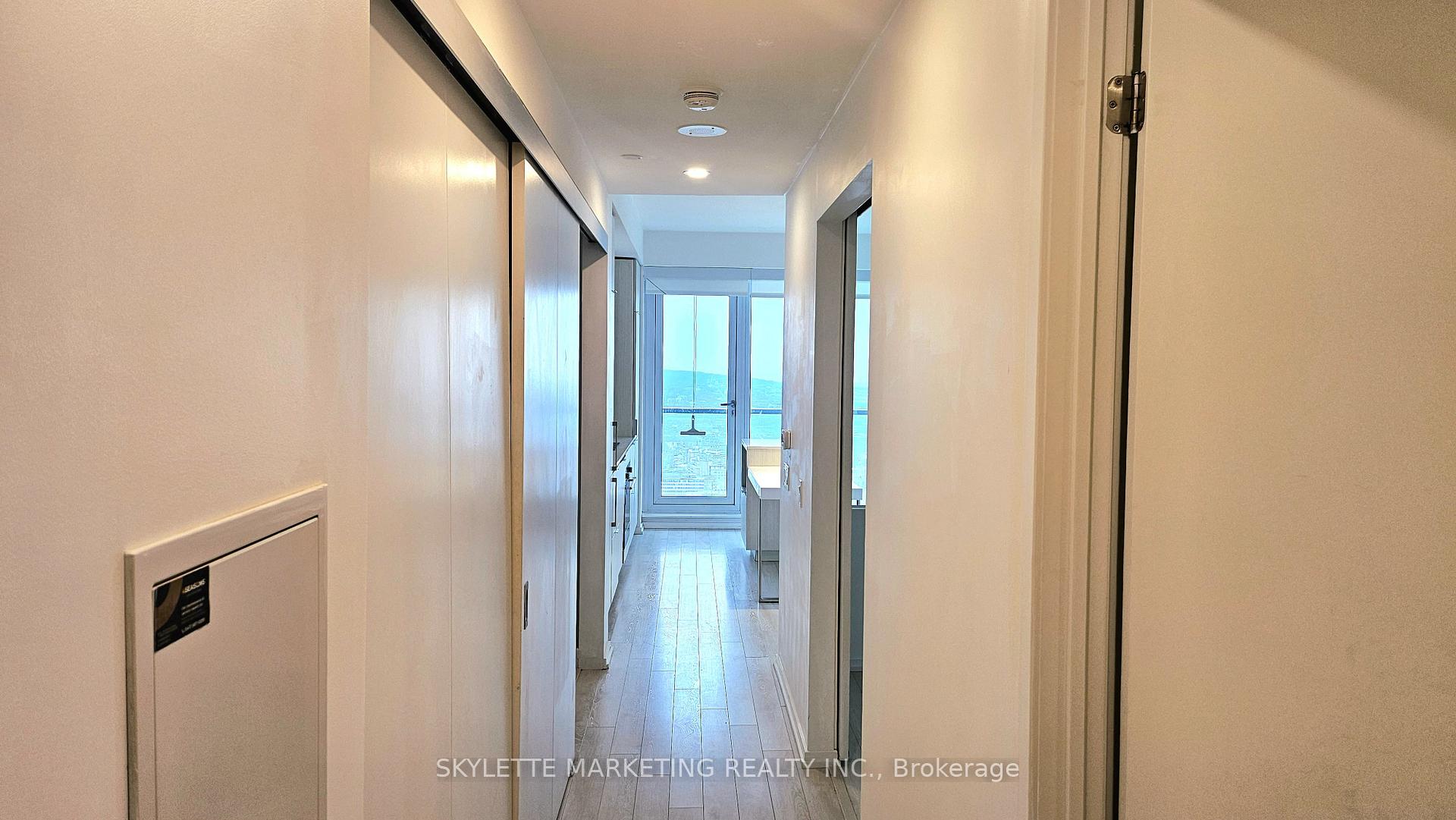 Photo 8 of Unit 4204, 197 Yonge Street, Toronto, Church-Yonge Corridor — HOMEH