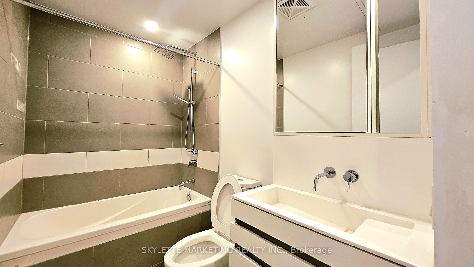 Photo 10 of Unit 4204, 197 Yonge Street, Toronto, Church-Yonge Corridor — HOMEH