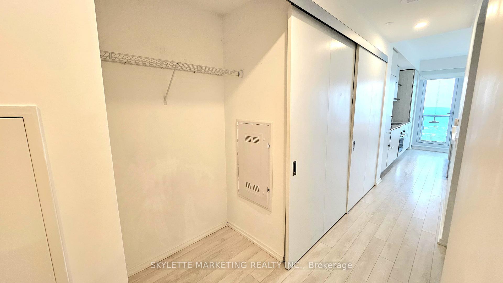 Photo 13 of Unit 4204, 197 Yonge Street, Toronto, Church-Yonge Corridor — HOMEH