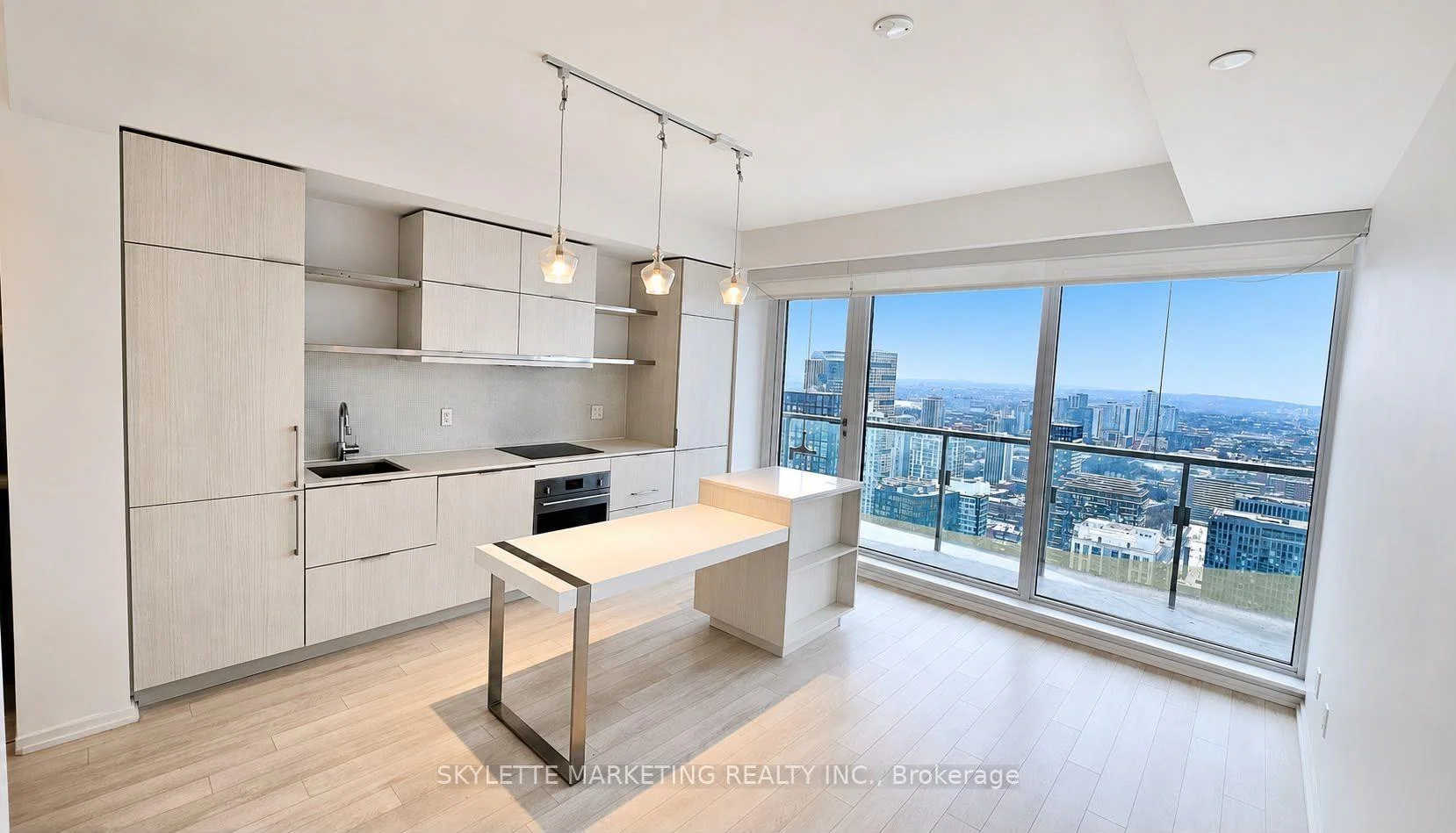 Photo 3 of Unit 4204, 197 Yonge Street, Toronto, Church-Yonge Corridor — HOMEH