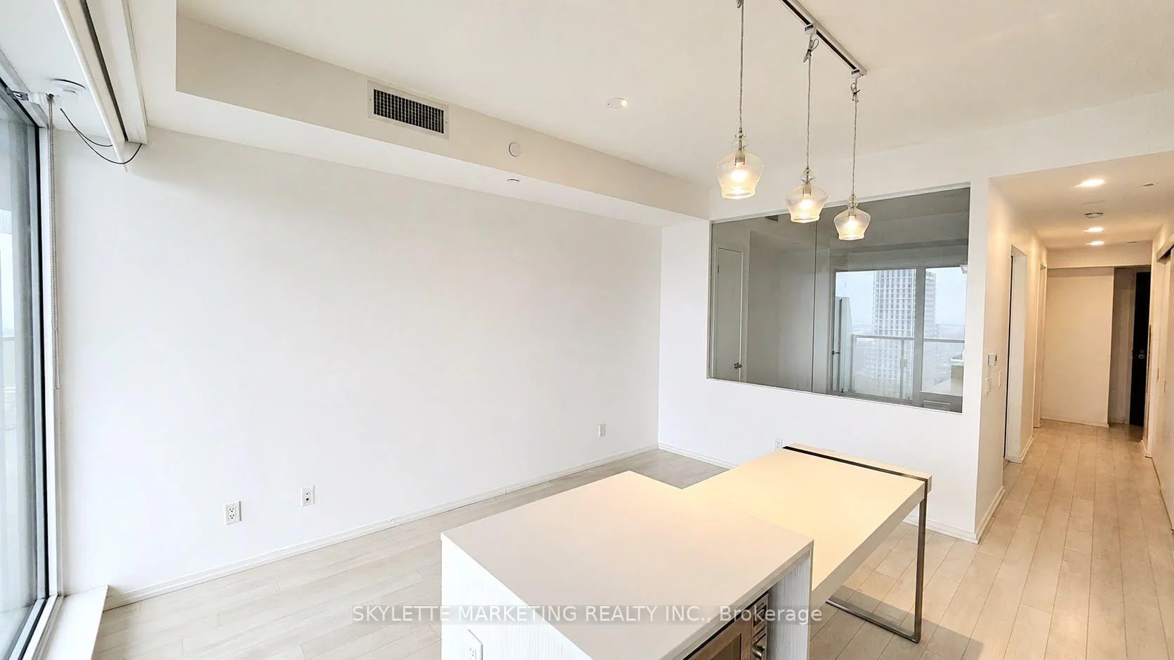 Photo 12 of Unit 4204, 197 Yonge Street, Toronto, Church-Yonge Corridor — HOMEH