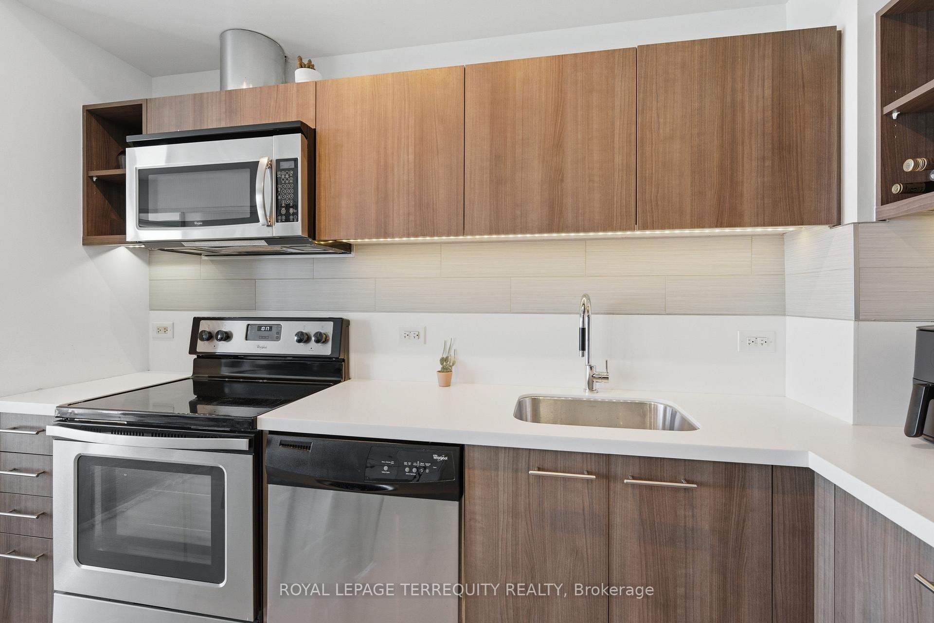 Photo 4 of Unit 2107, 70 Distillery Lane, Toronto, Waterfront Communities — HOMEH