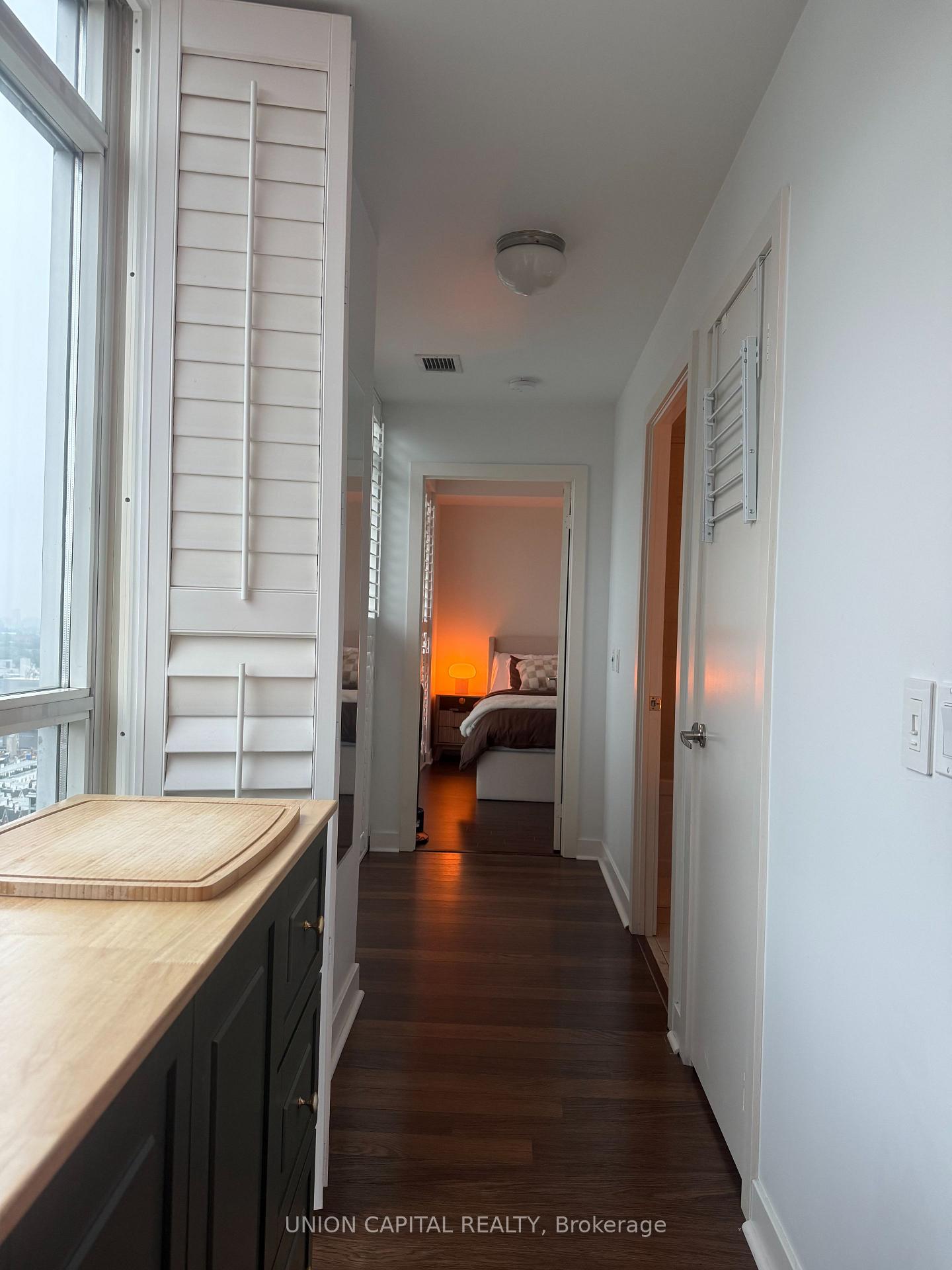 Photo 10 of Unit 2410, 80 Western Battery Road, Toronto, Niagara — HOMEH