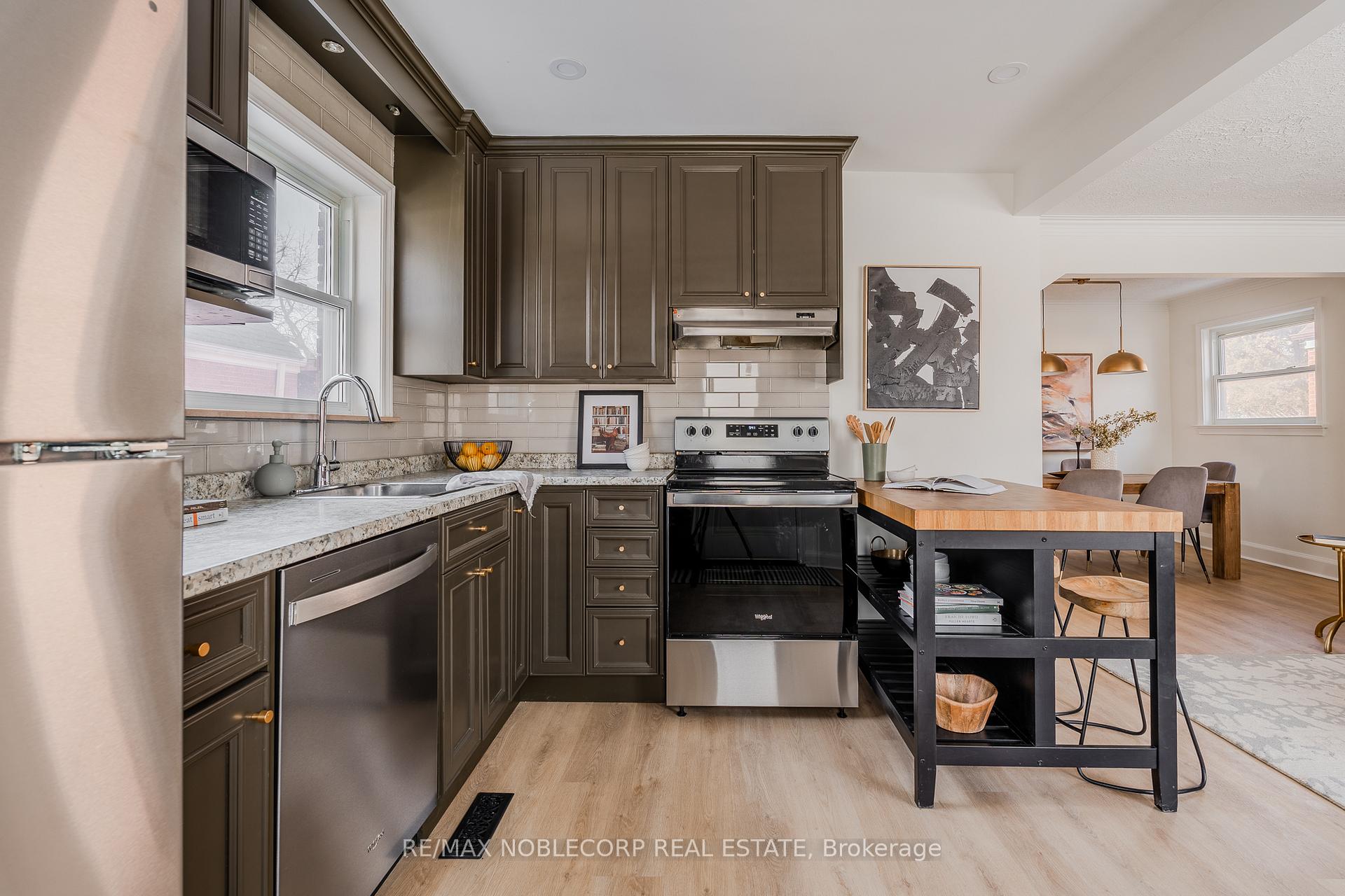 Photo 2 of Unit Main, 6 Evandale Road, Scarborough, Clairlea-Birchmount — HOMEH
