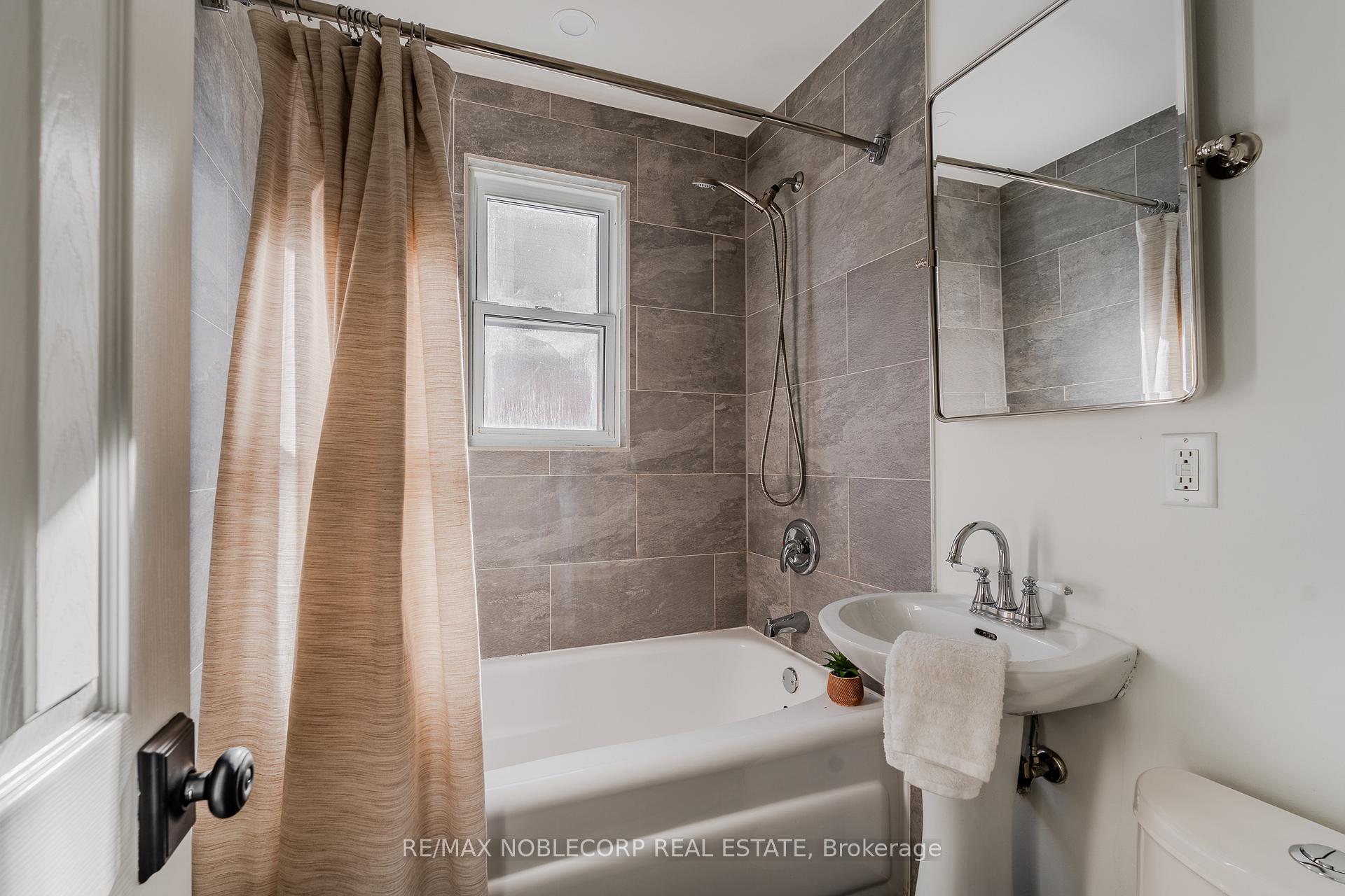Photo 9 of Unit Main, 6 Evandale Road, Scarborough, Clairlea-Birchmount — HOMEH
