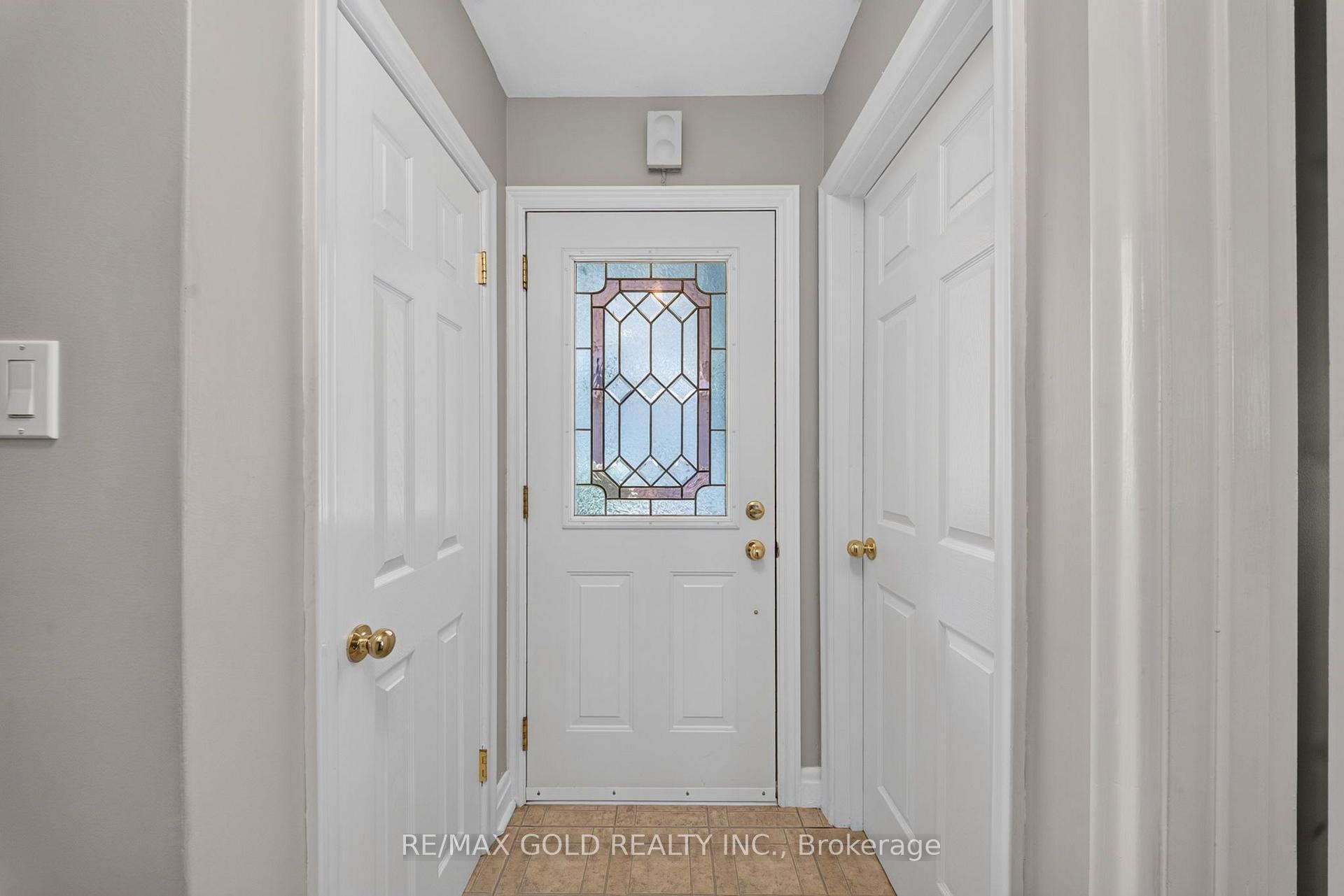 Photo 3 of 29 Treleaven Drive, Brampton, Brampton South — HOMEH