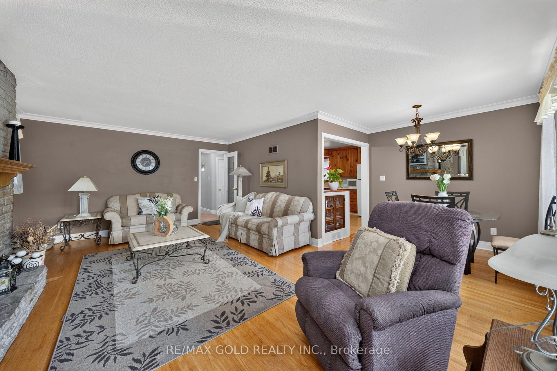Photo 6 of 29 Treleaven Drive, Brampton, Brampton South — HOMEH