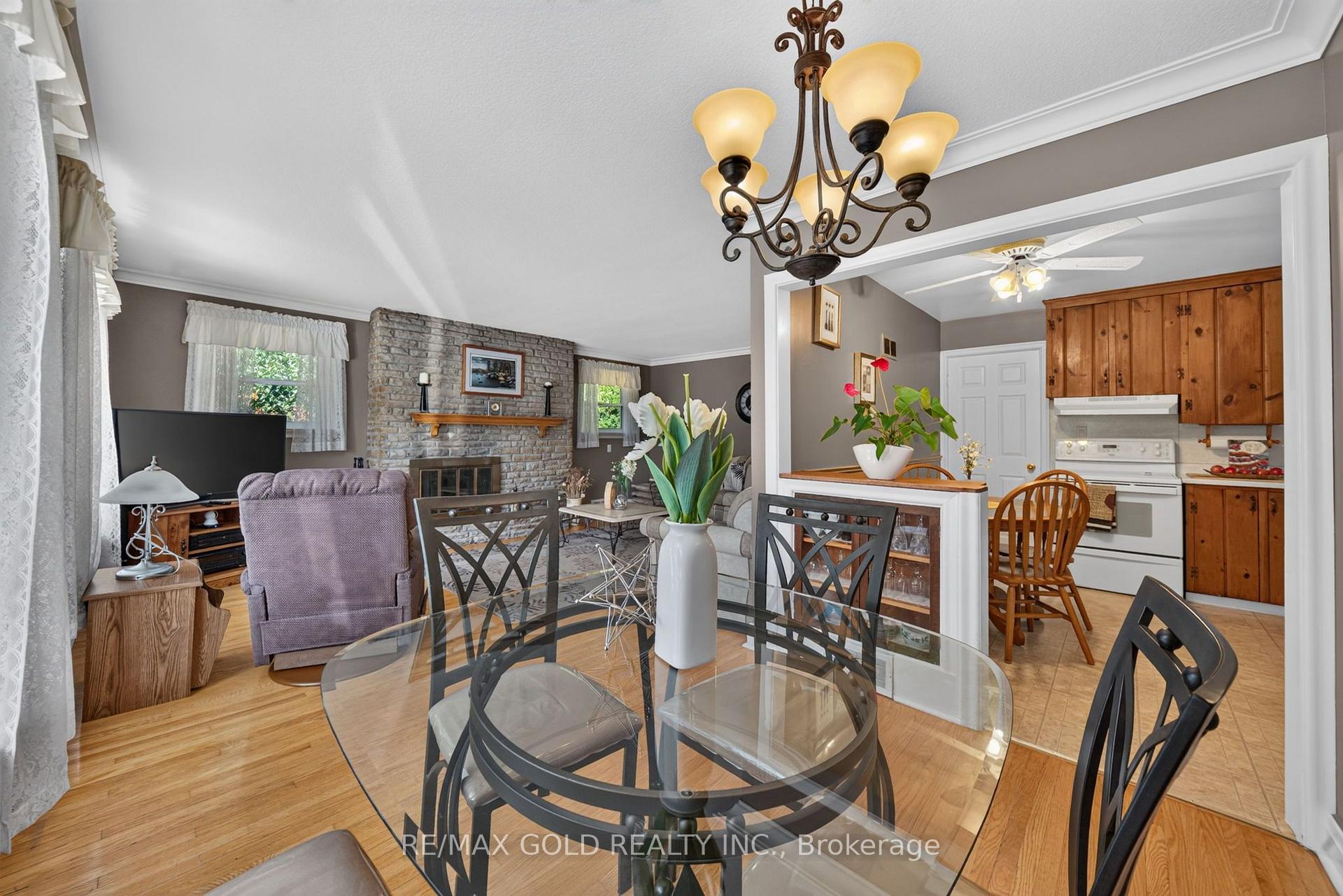 Photo 18 of 29 Treleaven Drive, Brampton, Brampton South — HOMEH