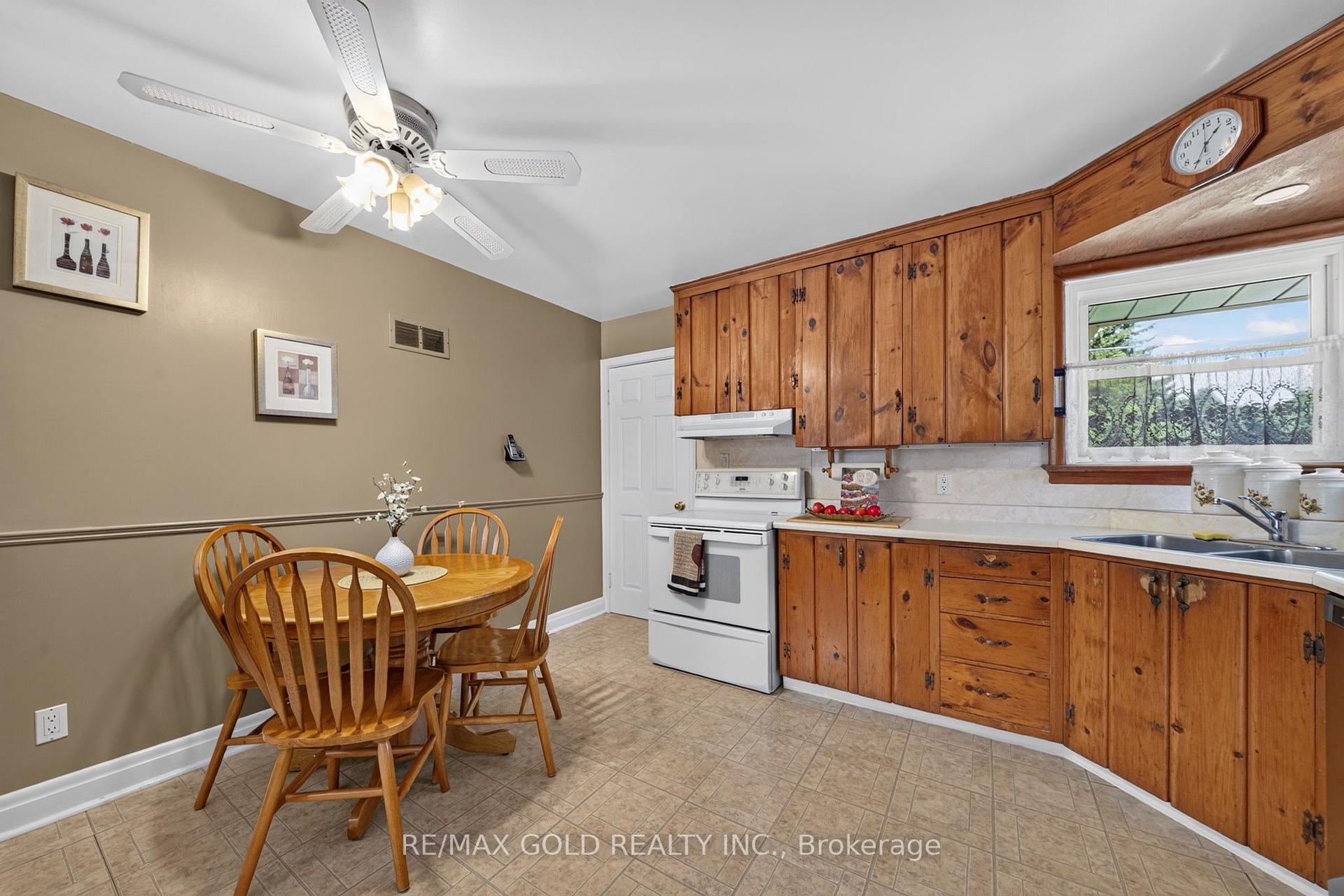 Photo 23 of 29 Treleaven Drive, Brampton, Brampton South — HOMEH