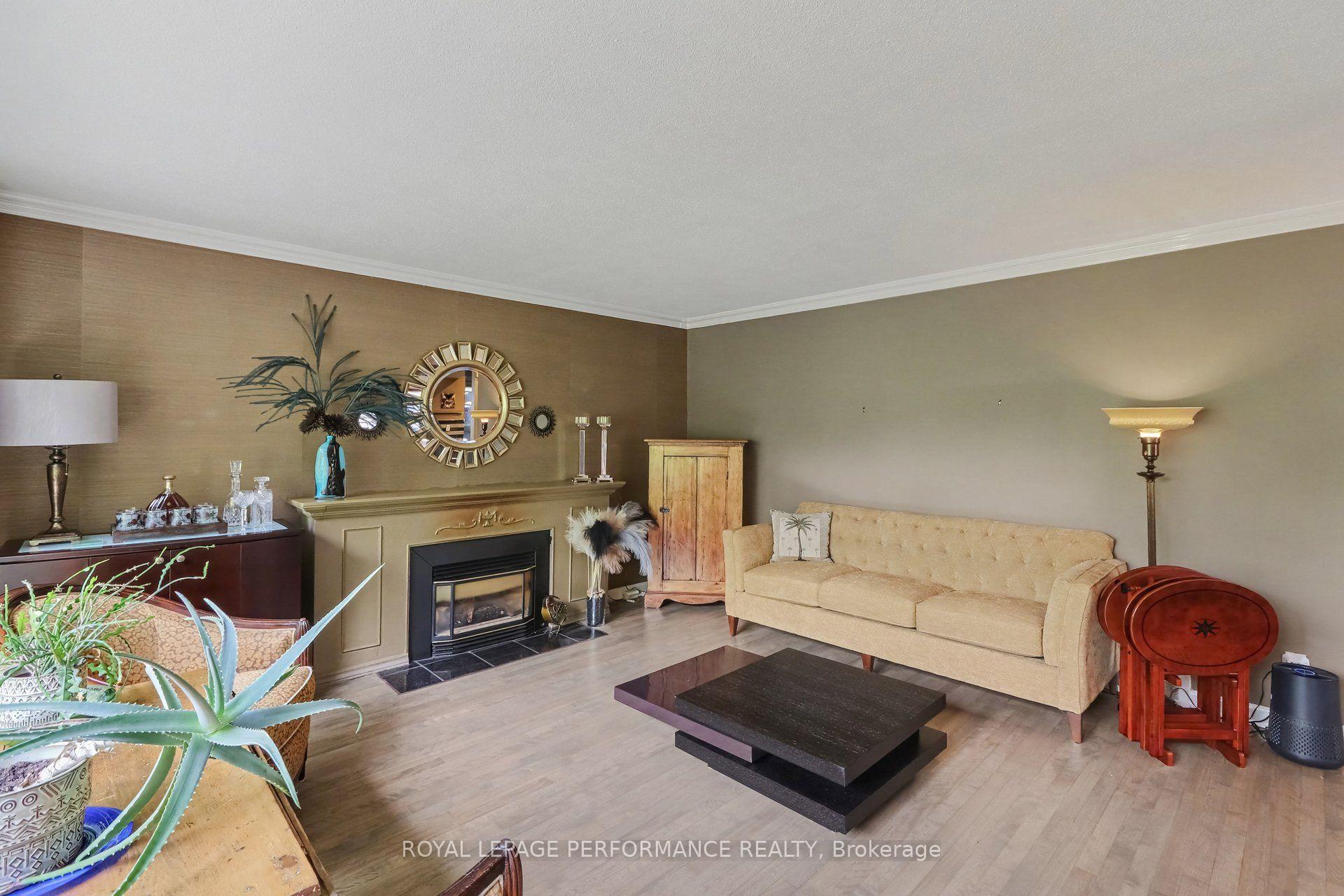 Photo 6 of 1147 Parkway Drive, Ottawa, Parkway Park — HOMEH