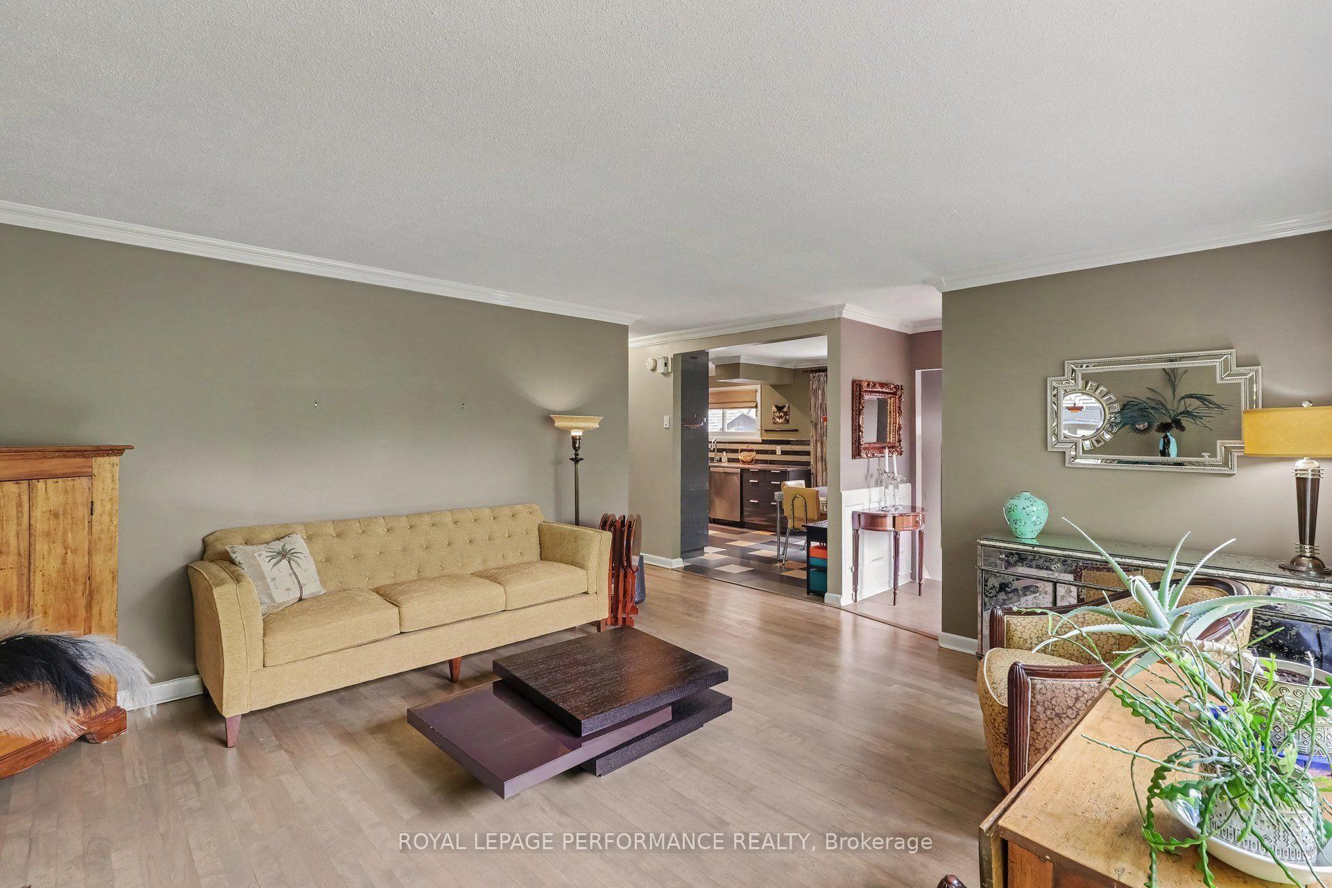 Photo 7 of 1147 Parkway Drive, Ottawa, Parkway Park — HOMEH