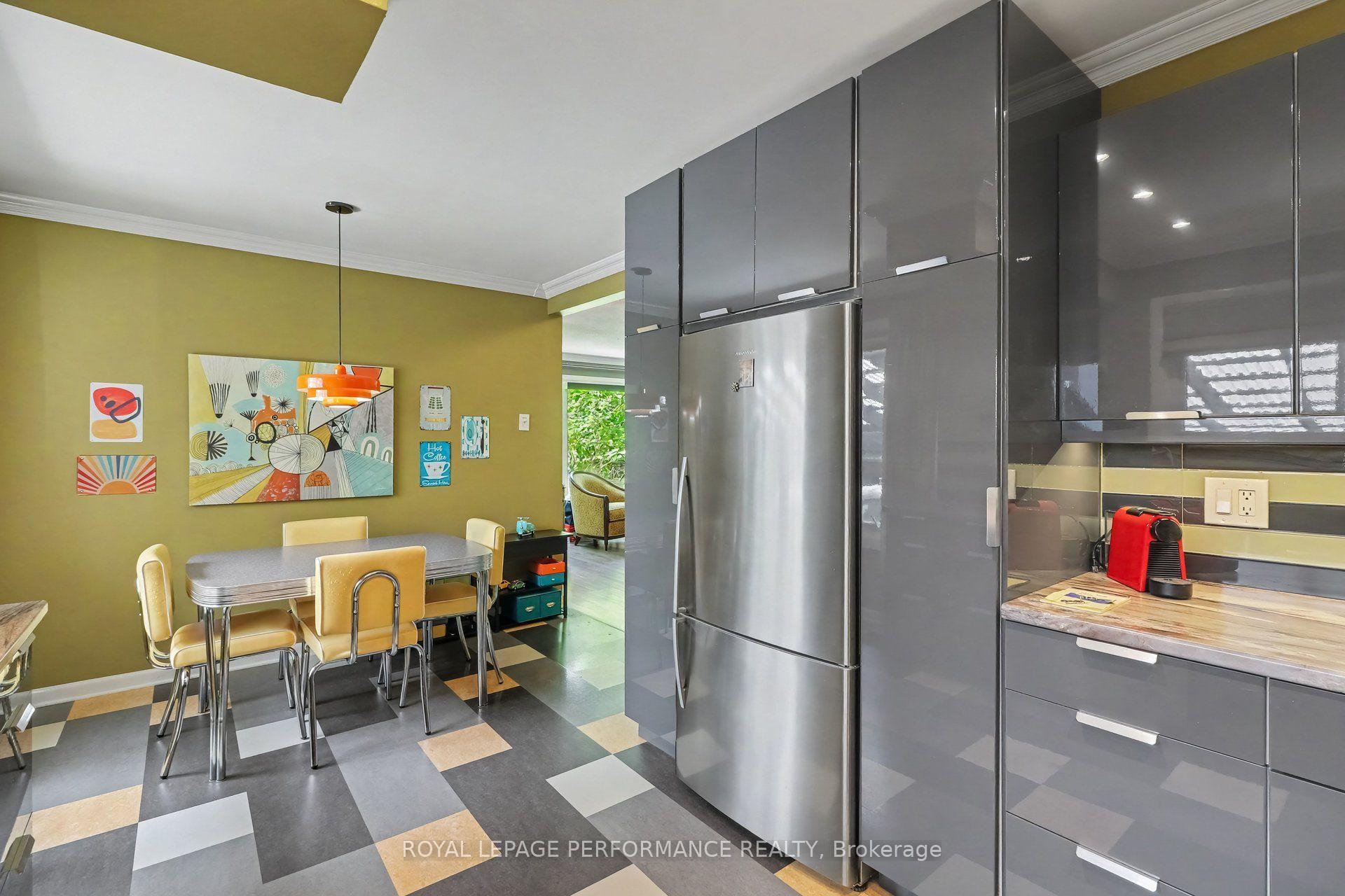 Photo 11 of 1147 Parkway Drive, Ottawa, Parkway Park — HOMEH