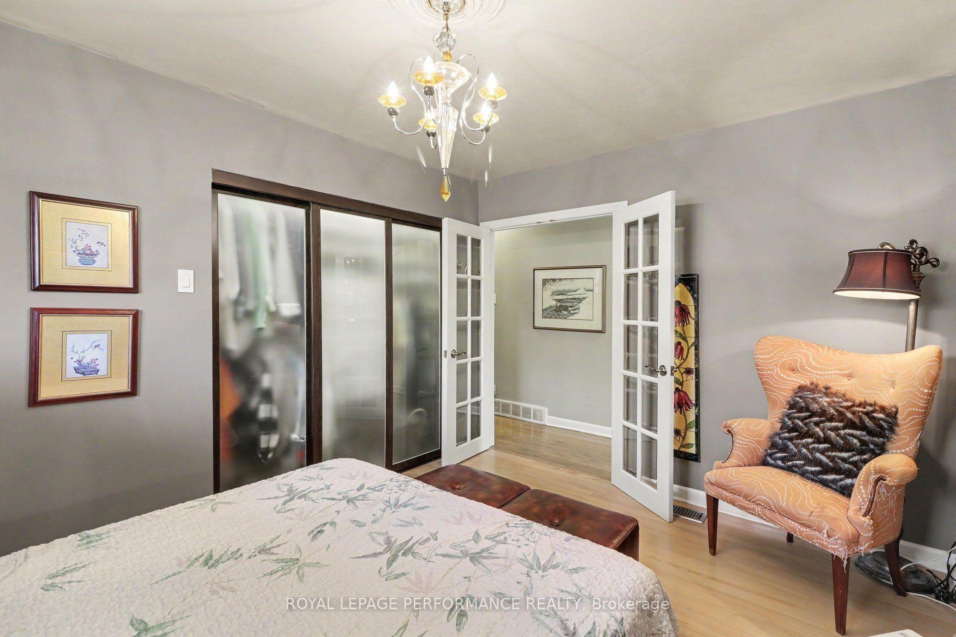 Photo 16 of 1147 Parkway Drive, Ottawa, Parkway Park — HOMEH